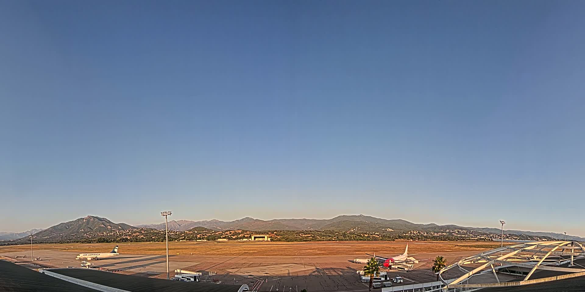 Aéroport Ajaccio Napoleon Bonaparte Airport Live Cam  AJA/LFKJ-  Ajaccio, Corse-du-Sud, Corse , France