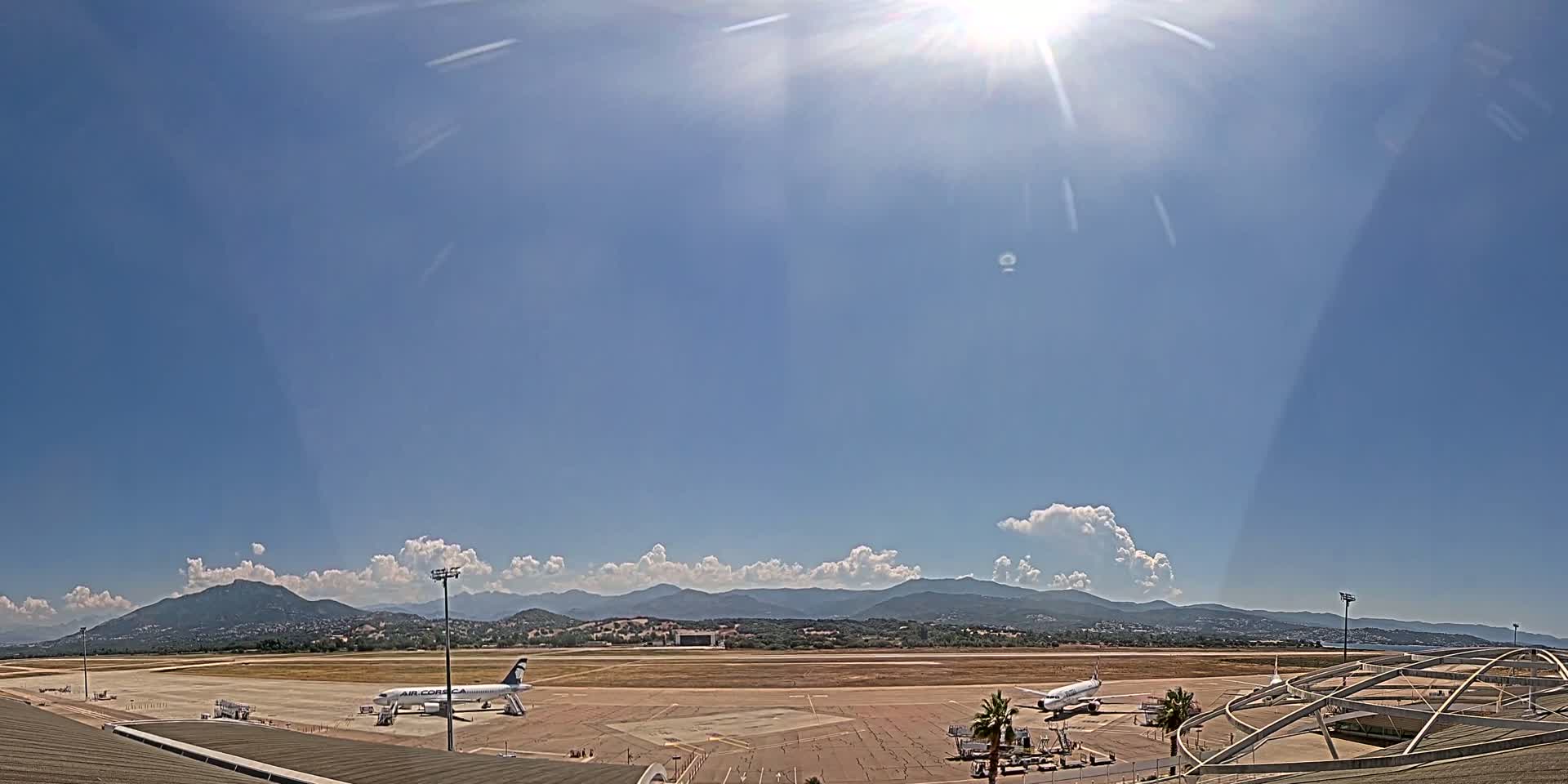 Aéroport Ajaccio Napoleon Bonaparte Airport Live Cam  AJA/LFKJ-  Ajaccio, Corse-du-Sud, Corse , France