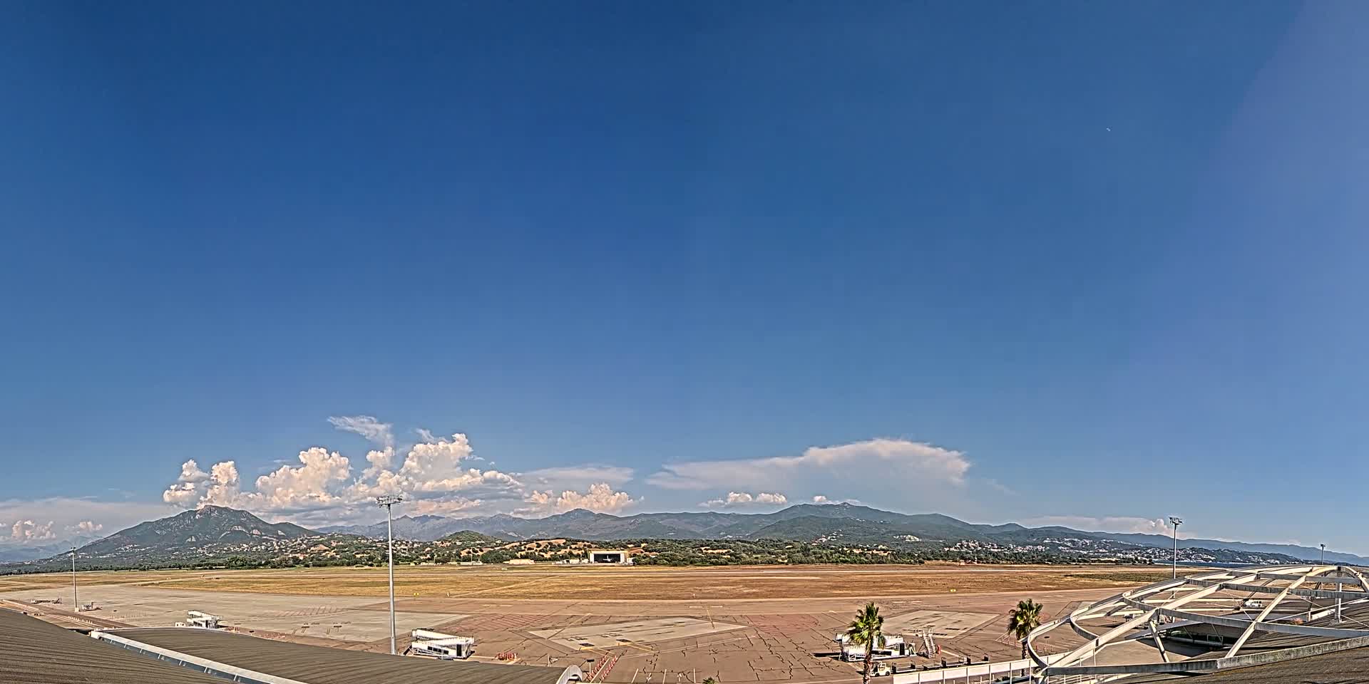 Aéroport Ajaccio Napoleon Bonaparte Airport Live Cam  AJA/LFKJ-  Ajaccio, Corse-du-Sud, Corse , France
