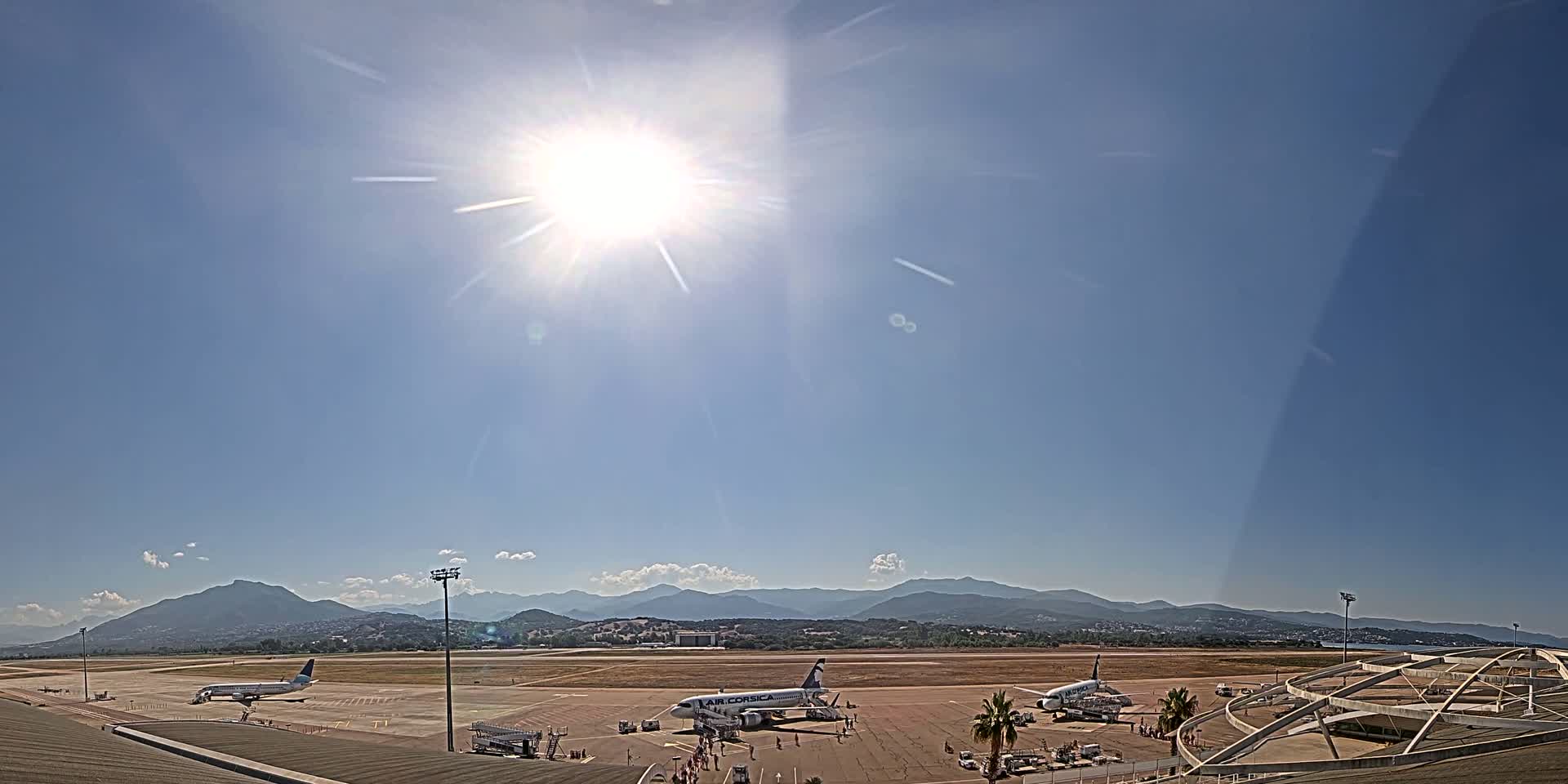 Aéroport Ajaccio Napoleon Bonaparte Airport Live Cam  AJA/LFKJ-  Ajaccio, Corse-du-Sud, Corse , France