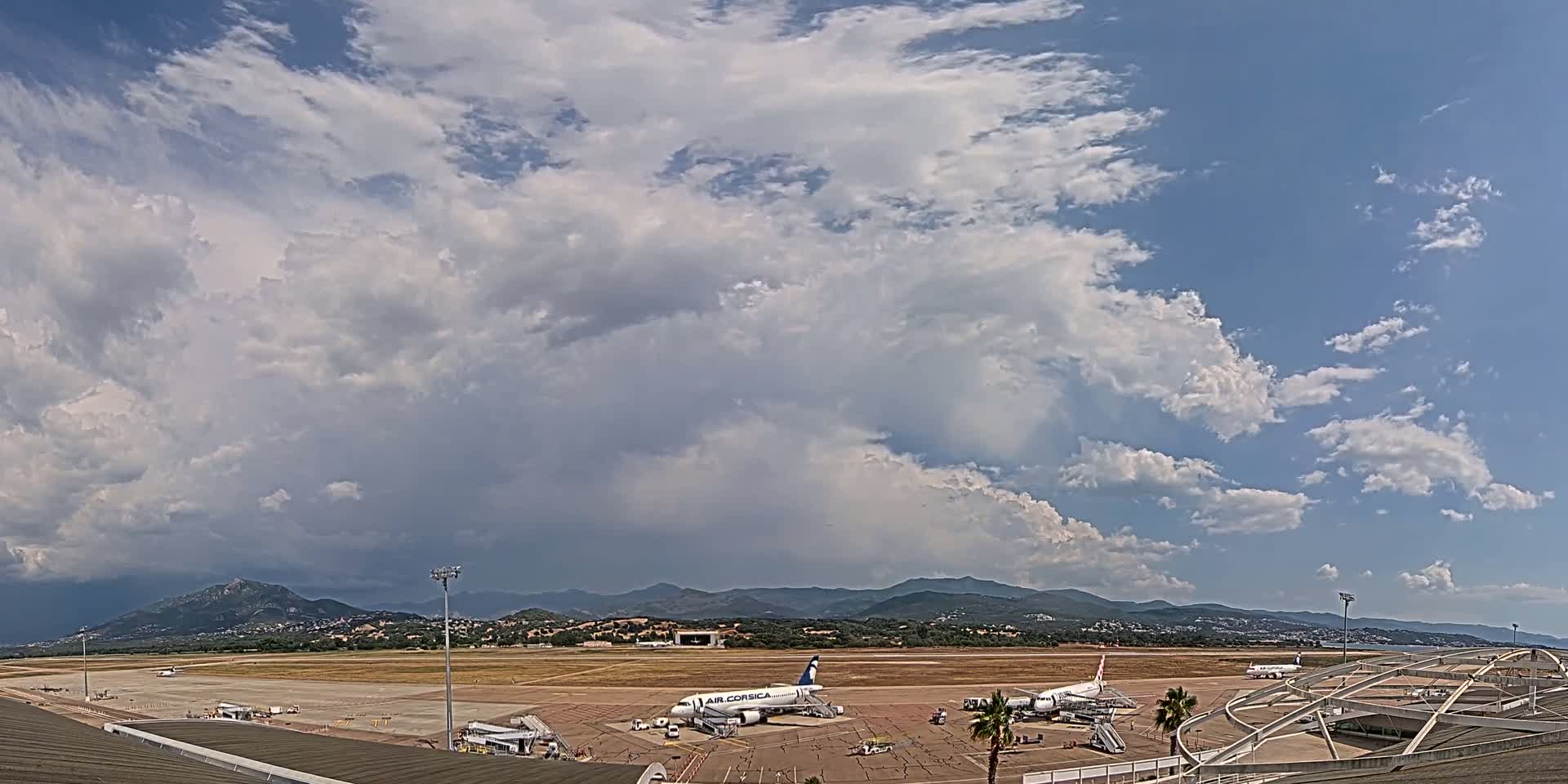 Aéroport Ajaccio Napoleon Bonaparte Airport Live Cam  AJA/LFKJ-  Ajaccio, Corse-du-Sud, Corse , France