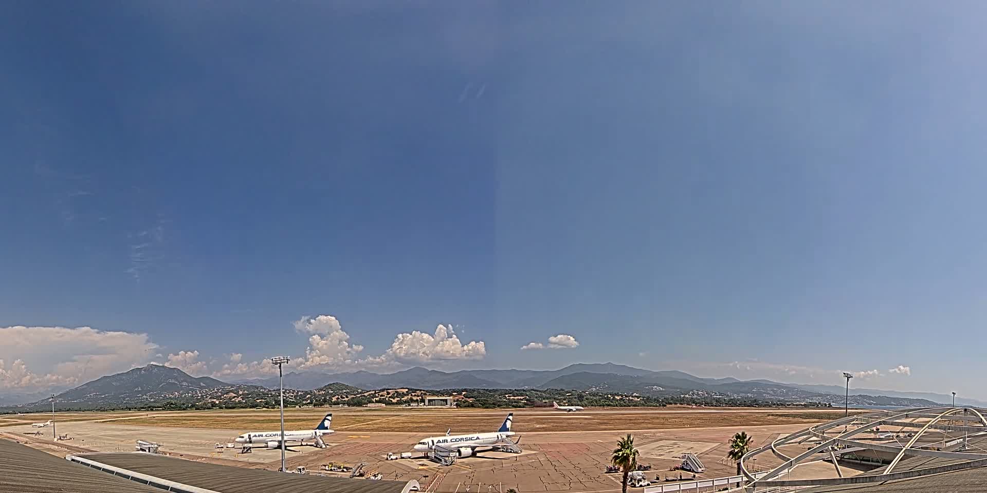 Aéroport Ajaccio Napoleon Bonaparte Airport Live Cam  AJA/LFKJ-  Ajaccio, Corse-du-Sud, Corse , France