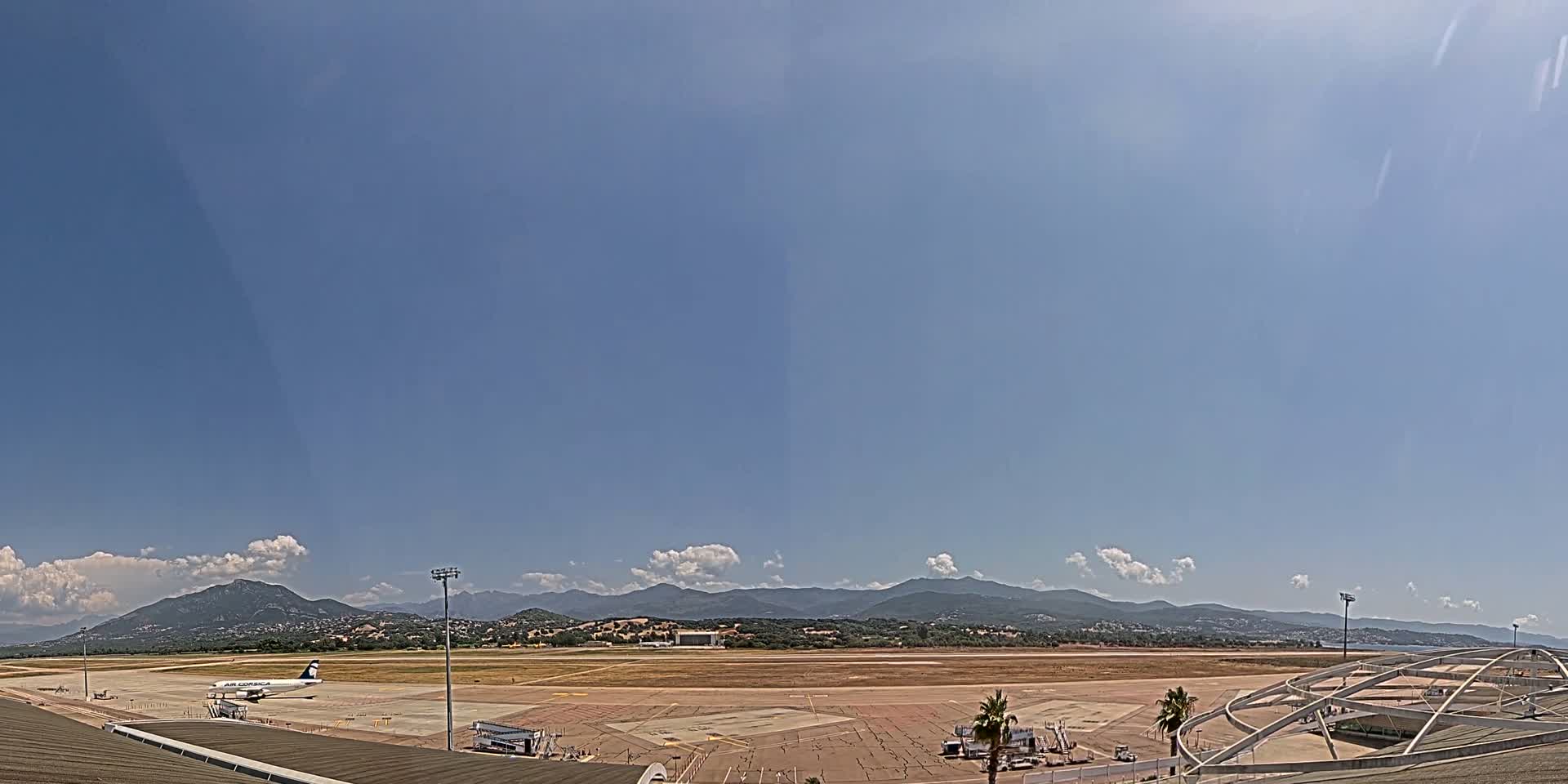Aéroport Ajaccio Napoleon Bonaparte Airport Live Cam  AJA/LFKJ-  Ajaccio, Corse-du-Sud, Corse , France