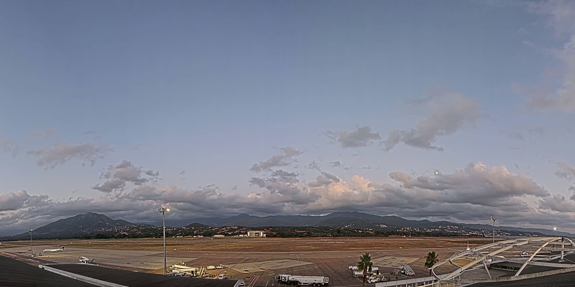 Aéroport Ajaccio Napoleon Bonaparte Airport Live Cam  AJA/LFKJ-  Ajaccio, Corse-du-Sud, Corse , France