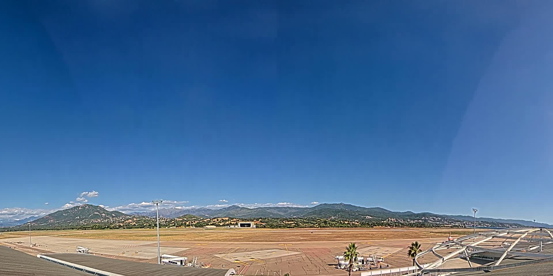 Aéroport Ajaccio Napoleon Bonaparte Airport Live Cam  AJA/LFKJ-  Ajaccio, Corse-du-Sud, Corse , France