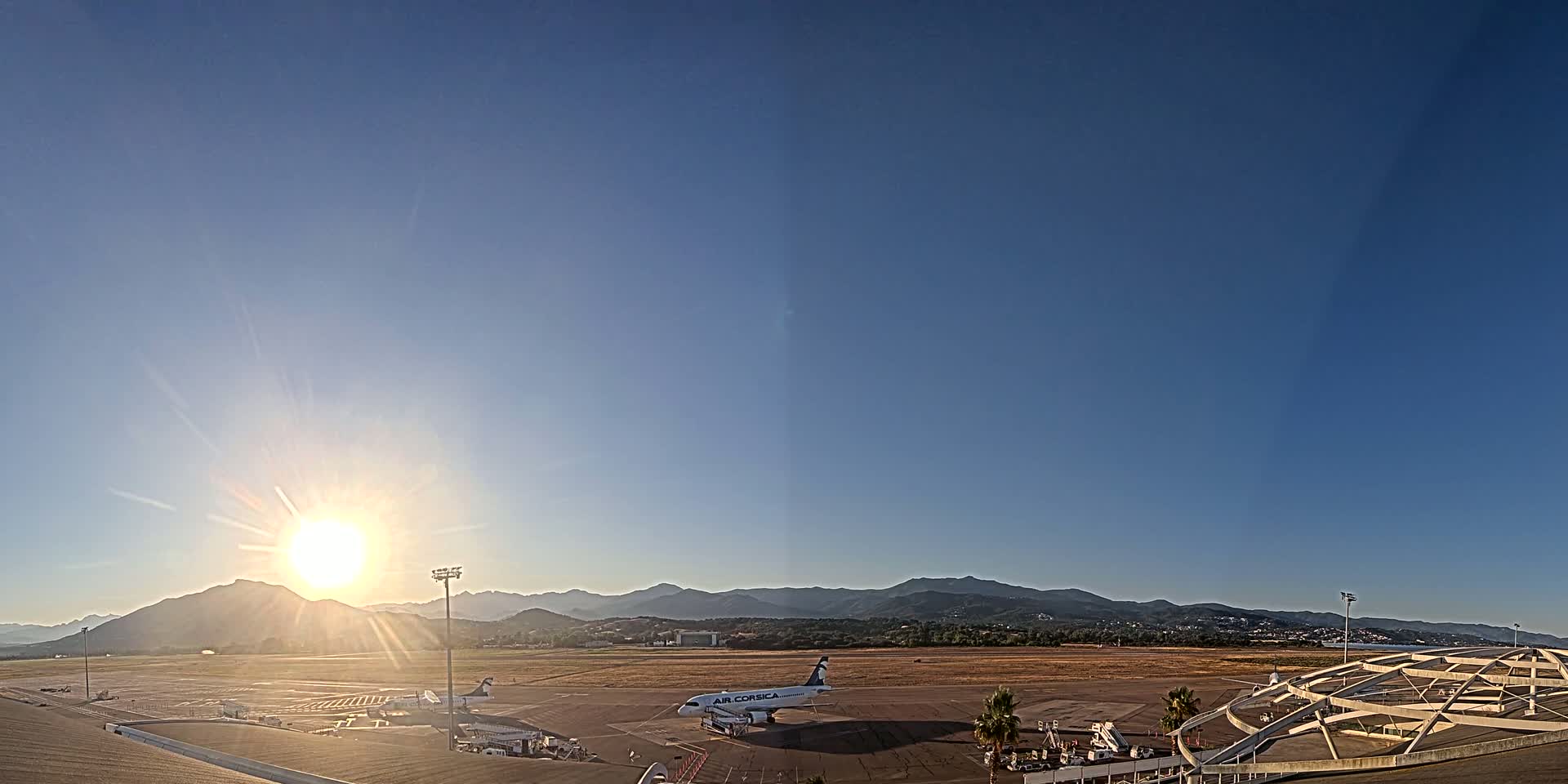 Aéroport Ajaccio Napoleon Bonaparte Airport Live Cam  AJA/LFKJ-  Ajaccio, Corse-du-Sud, Corse , France