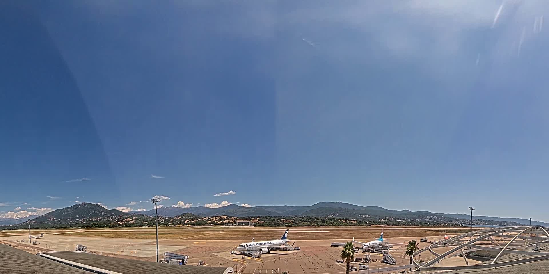Aéroport Ajaccio Napoleon Bonaparte Airport Live Cam  AJA/LFKJ-  Ajaccio, Corse-du-Sud, Corse , France