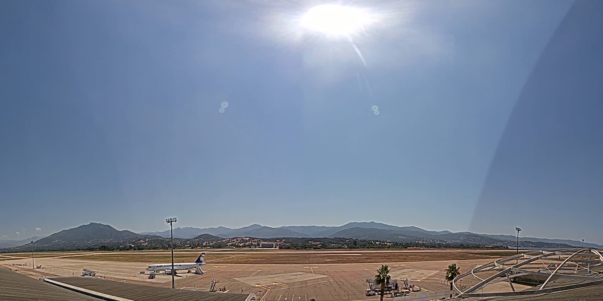 Aéroport Ajaccio Napoleon Bonaparte Airport Live Cam  AJA/LFKJ-  Ajaccio, Corse-du-Sud, Corse , France
