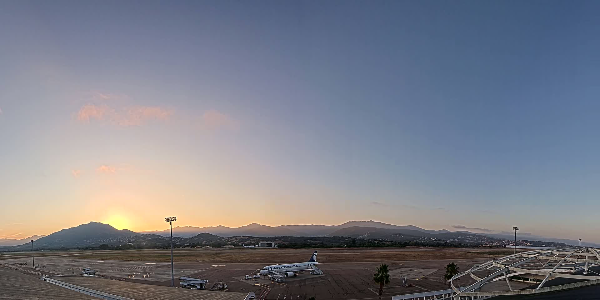 Aéroport Ajaccio Napoleon Bonaparte Airport Live Cam  AJA/LFKJ-  Ajaccio, Corse-du-Sud, Corse , France
