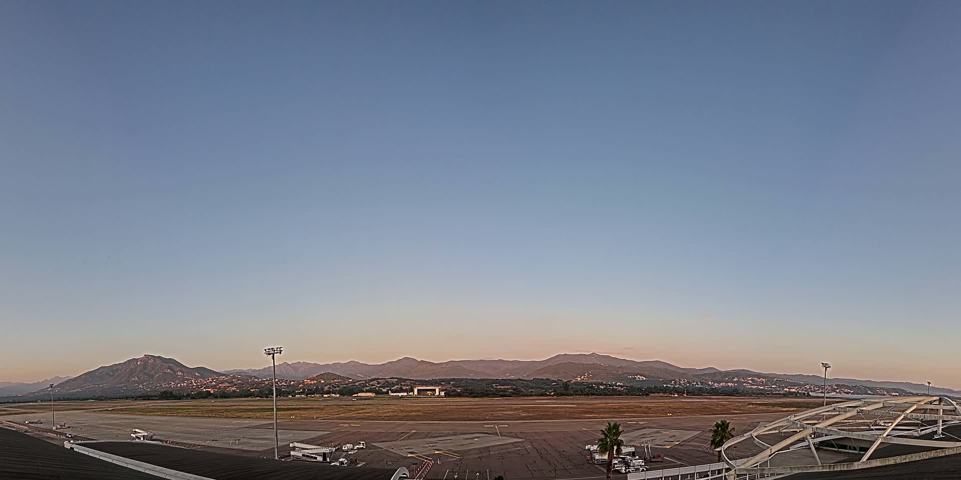 Aéroport Ajaccio Napoleon Bonaparte Airport Live Cam  AJA/LFKJ-  Ajaccio, Corse-du-Sud, Corse , France