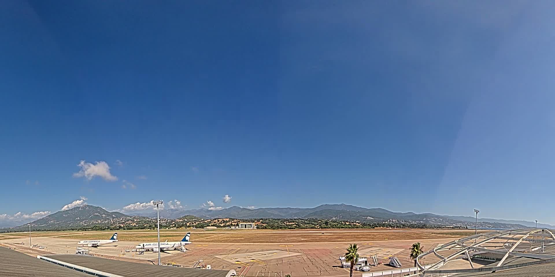 Aéroport Ajaccio Napoleon Bonaparte Airport Live Cam  AJA/LFKJ-  Ajaccio, Corse-du-Sud, Corse , France