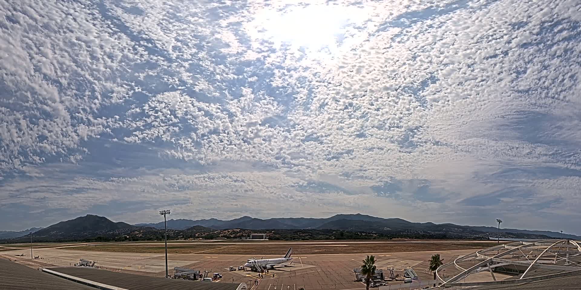 Aéroport Ajaccio Napoleon Bonaparte Airport Live Cam  AJA/LFKJ-  Ajaccio, Corse-du-Sud, Corse , France