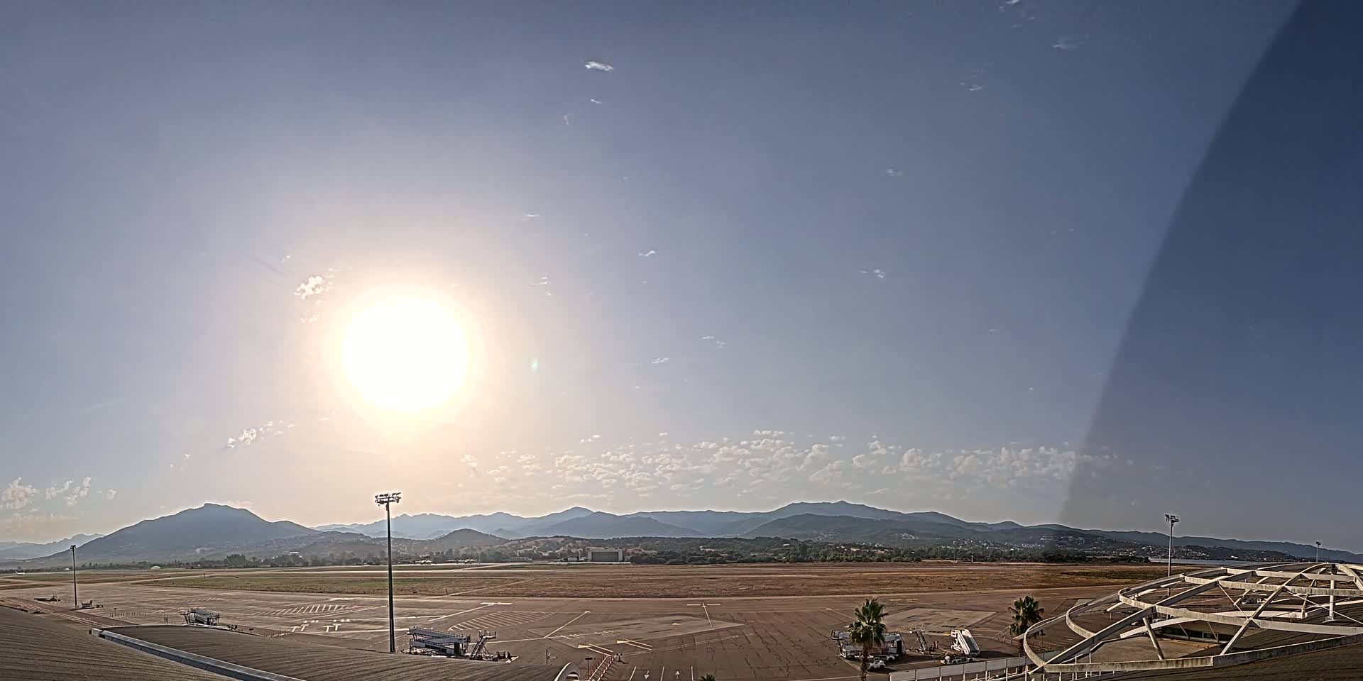Aéroport Ajaccio Napoleon Bonaparte Airport Live Cam  AJA/LFKJ-  Ajaccio, Corse-du-Sud, Corse , France