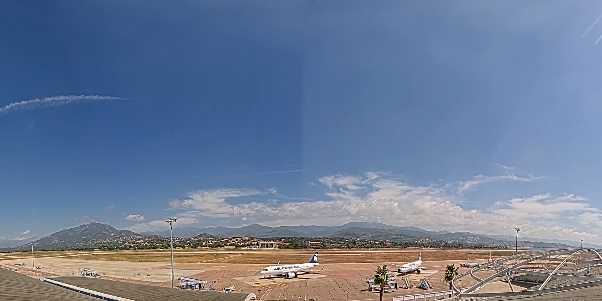 Aéroport Ajaccio Napoleon Bonaparte Airport Live Cam  AJA/LFKJ-  Ajaccio, Corse-du-Sud, Corse , France
