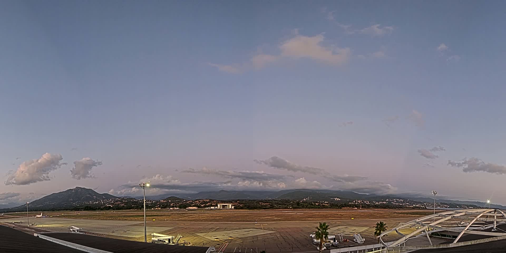 Aéroport Ajaccio Napoleon Bonaparte Airport Live Cam  AJA/LFKJ-  Ajaccio, Corse-du-Sud, Corse , France