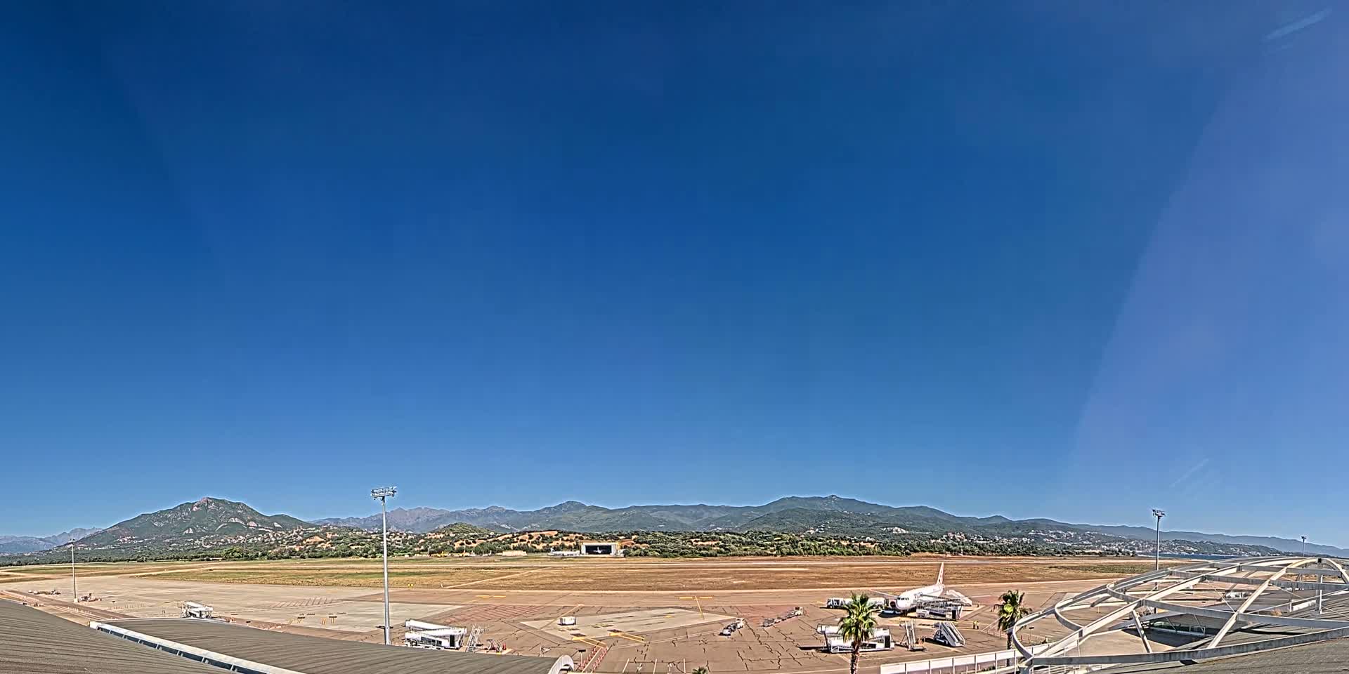 Aéroport Ajaccio Napoleon Bonaparte Airport Live Cam  AJA/LFKJ-  Ajaccio, Corse-du-Sud, Corse , France