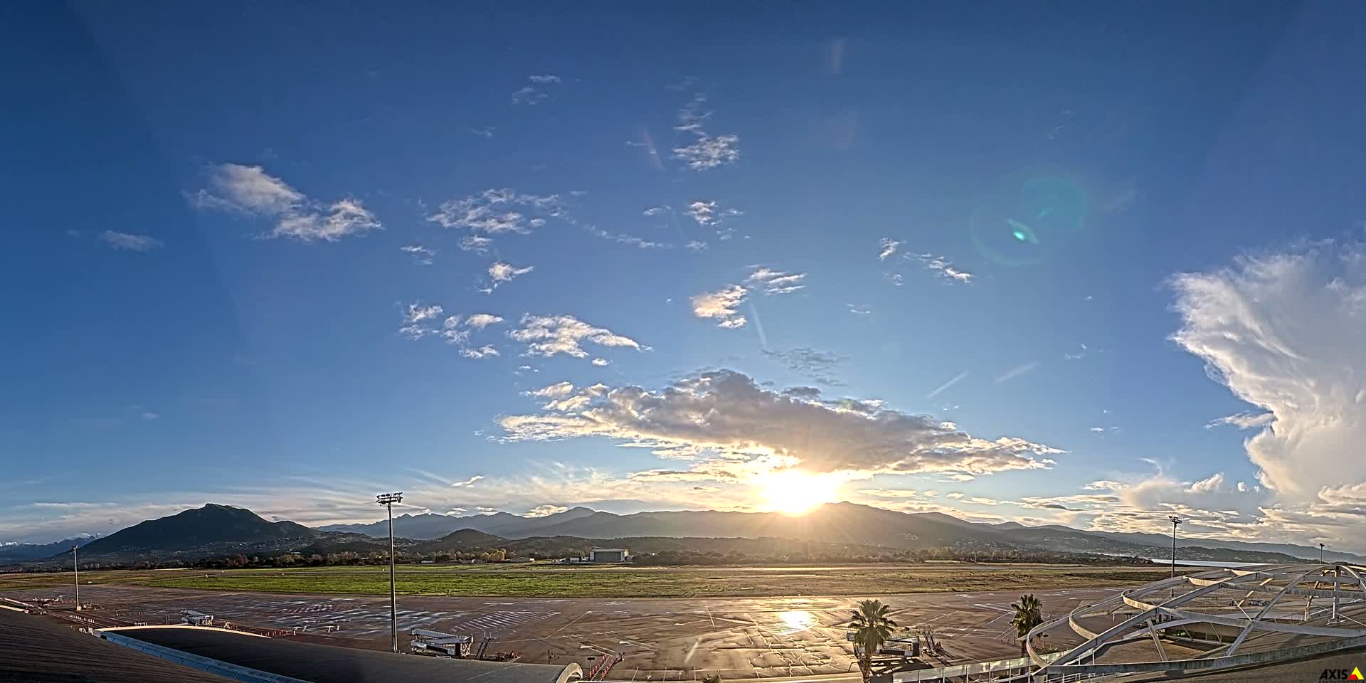 Aéroport Ajaccio Napoleon Bonaparte Airport Live Cam  AJA/LFKJ-  Ajaccio, Corse-du-Sud, Corse , France