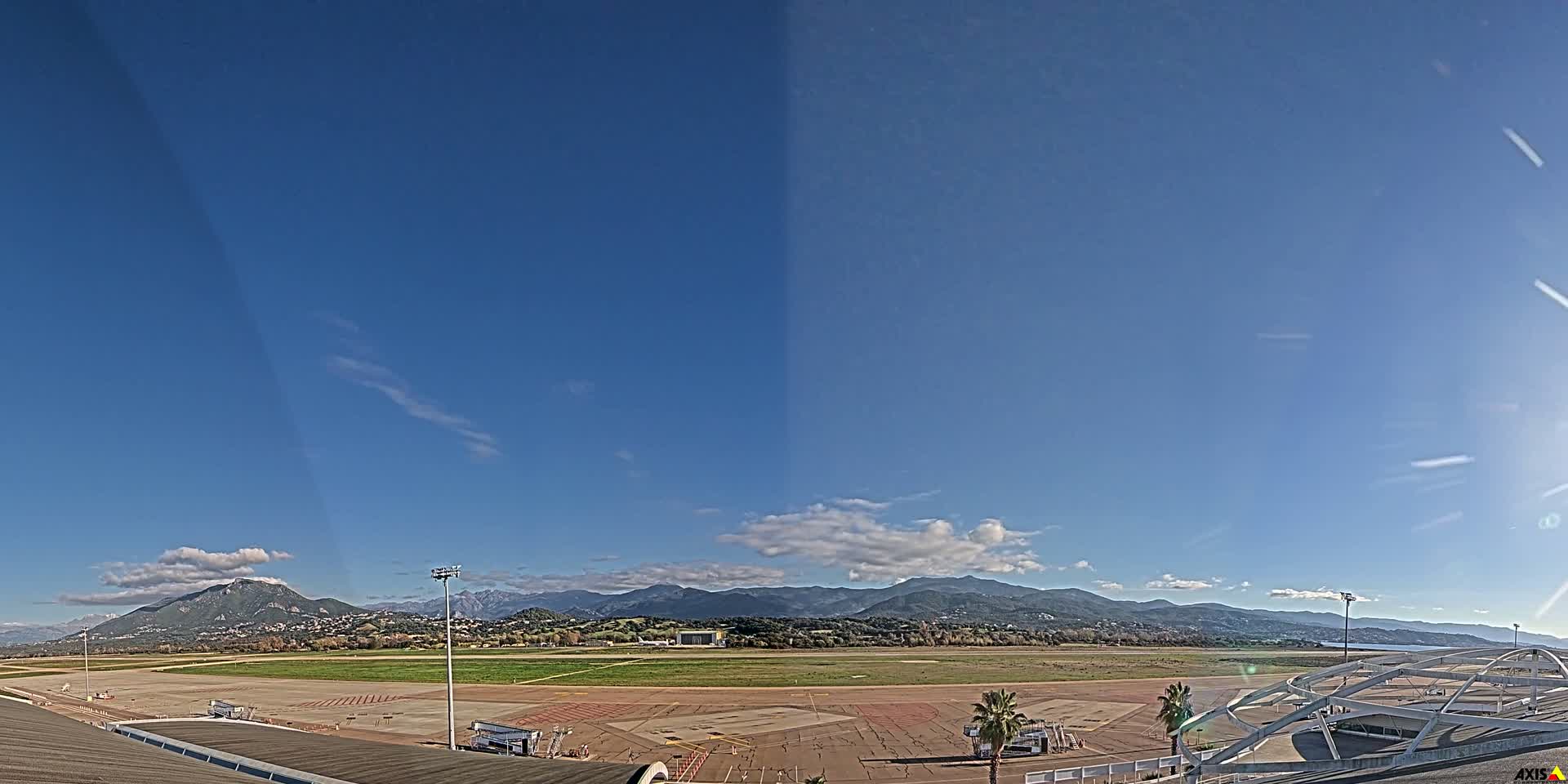 Aéroport Ajaccio Napoleon Bonaparte Airport Live Cam  AJA/LFKJ-  Ajaccio, Corse-du-Sud, Corse , France
