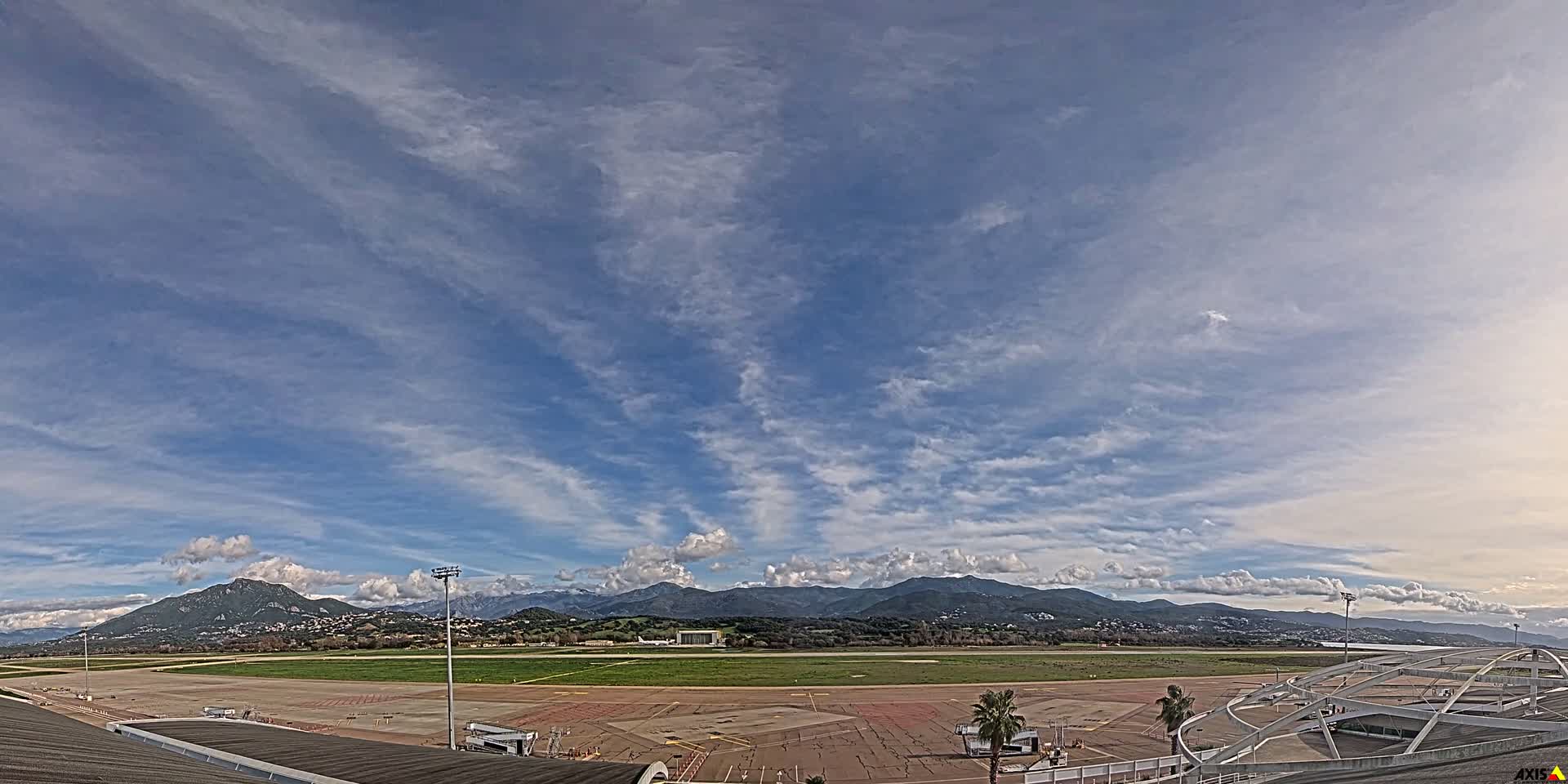 Aéroport Ajaccio Napoleon Bonaparte Airport Live Cam  AJA/LFKJ-  Ajaccio, Corse-du-Sud, Corse , France