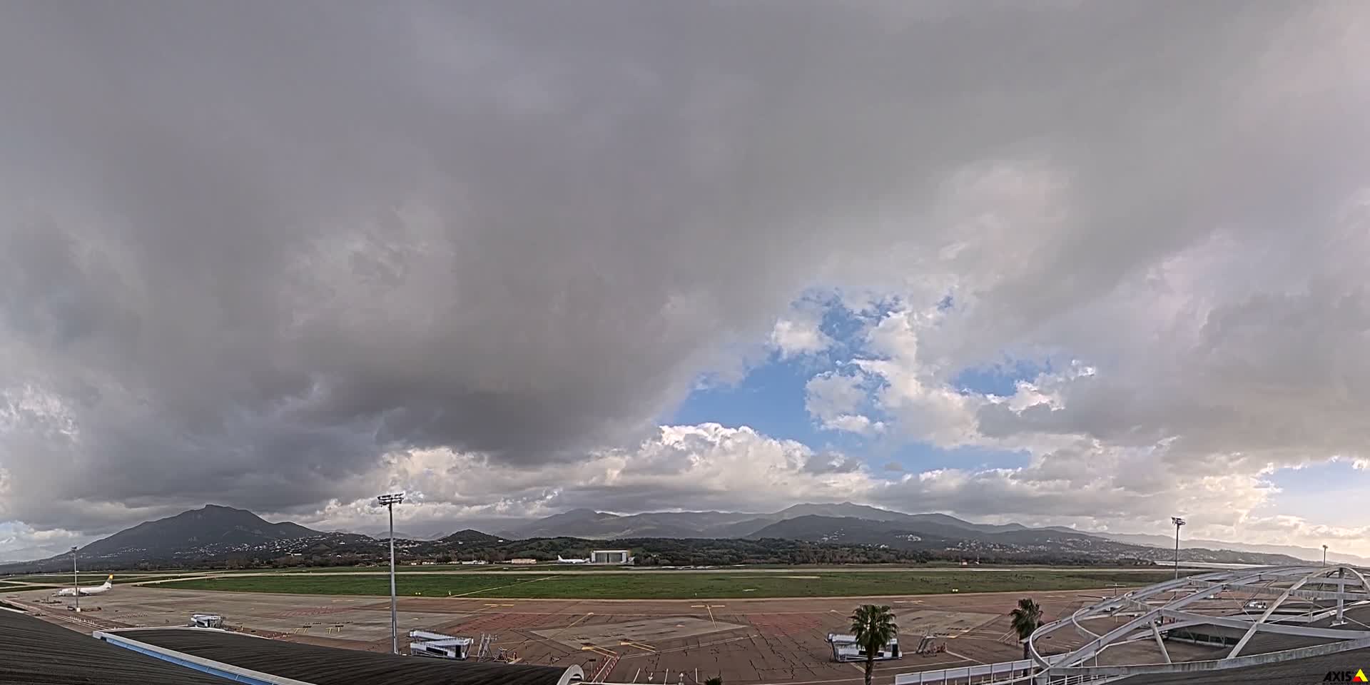 Aéroport Ajaccio Napoleon Bonaparte Airport Live Cam  AJA/LFKJ-  Ajaccio, Corse-du-Sud, Corse , France