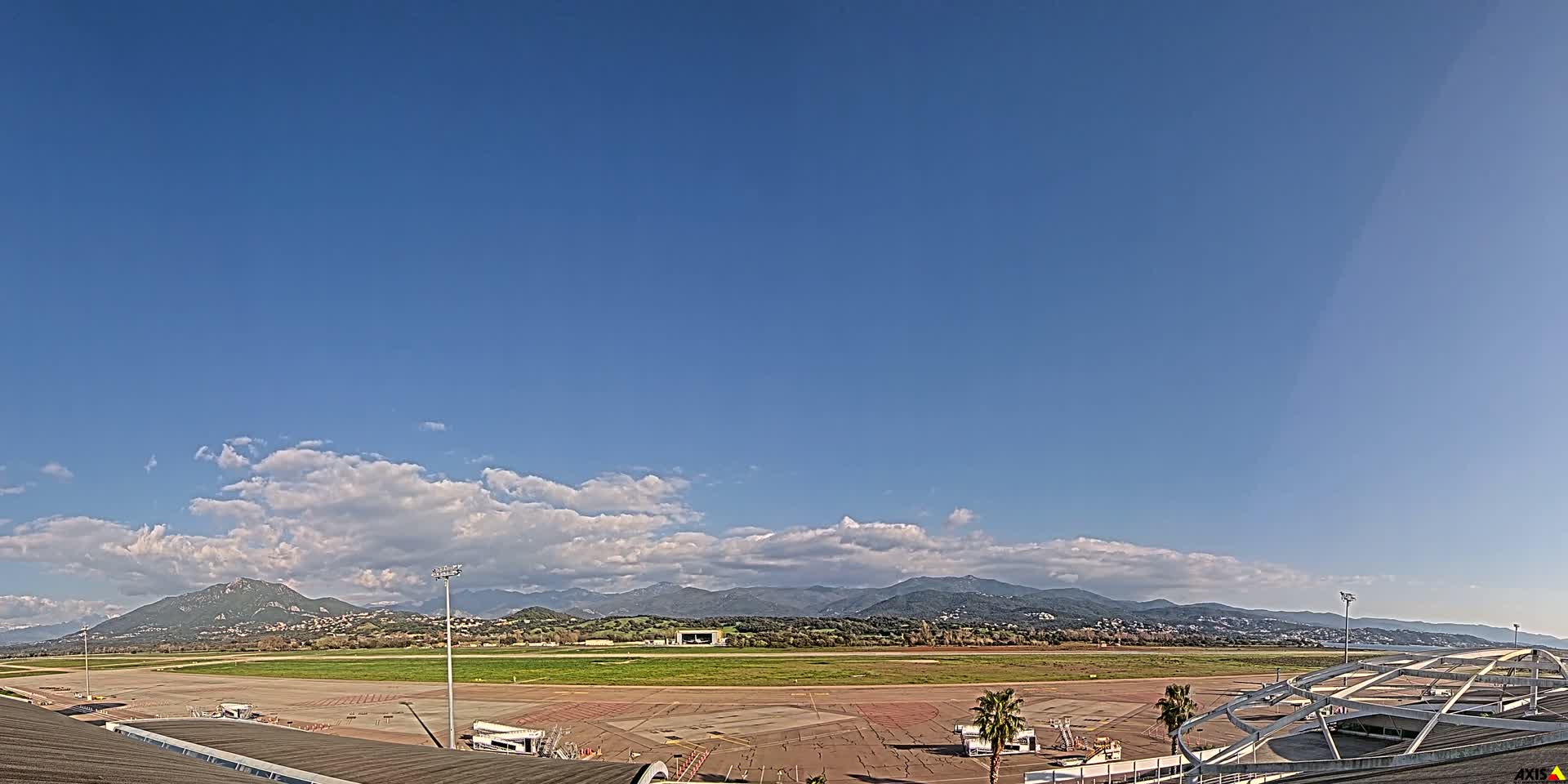 Aéroport Ajaccio Napoleon Bonaparte Airport Live Cam  AJA/LFKJ-  Ajaccio, Corse-du-Sud, Corse , France