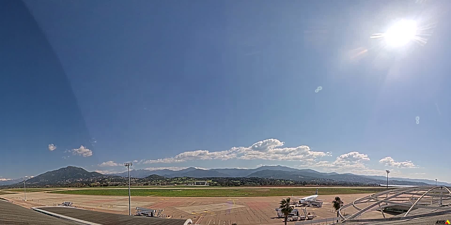 Aéroport Ajaccio Napoleon Bonaparte Airport Live Cam  AJA/LFKJ-  Ajaccio, Corse-du-Sud, Corse , France