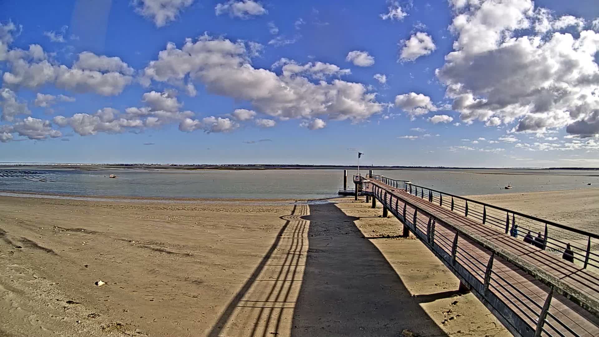 Saint-Trojan CNCO Marine Live Cam - 	Saint-Trojan-les-Bains, Blaye, Gironde, 	Nouvelle-Aquitaine, France