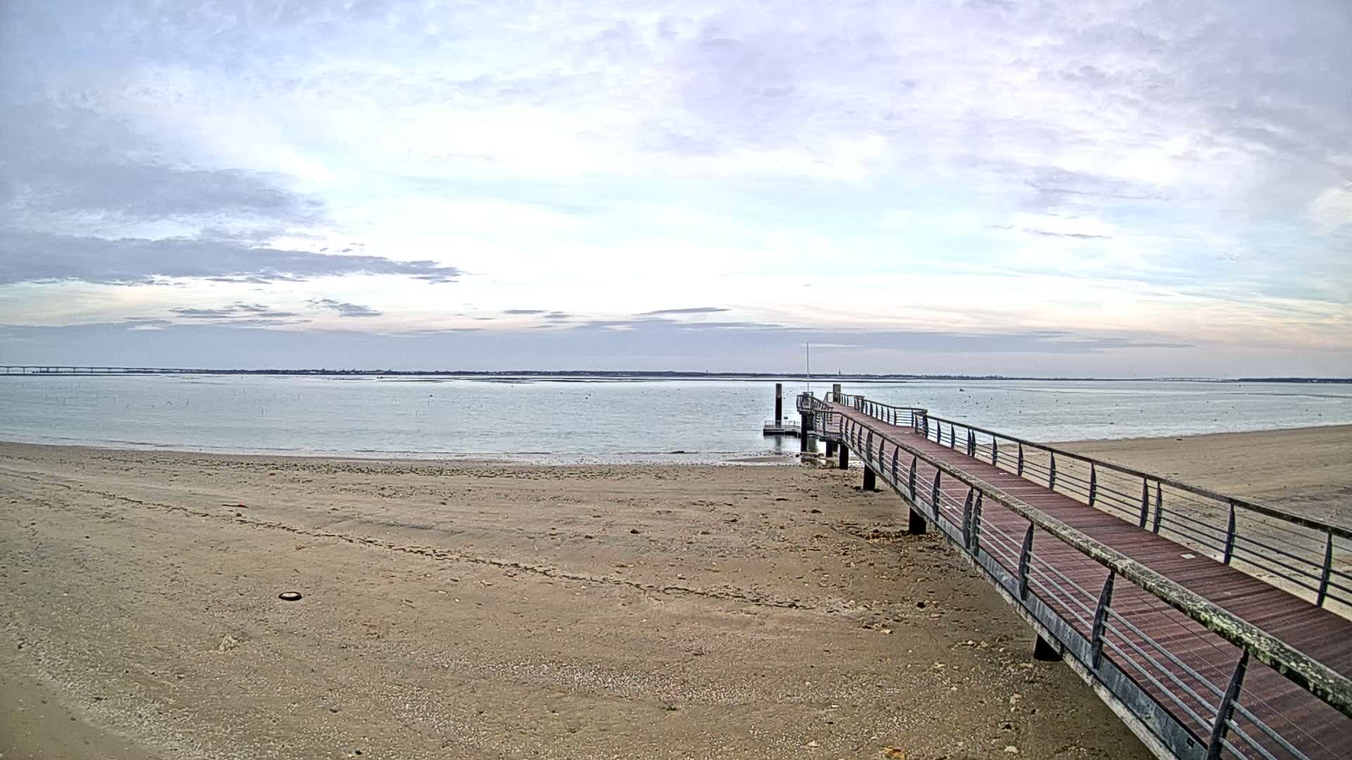 Saint-Trojan CNCO Marine Live Cam - 	Saint-Trojan-les-Bains, Blaye, Gironde, 	Nouvelle-Aquitaine, France