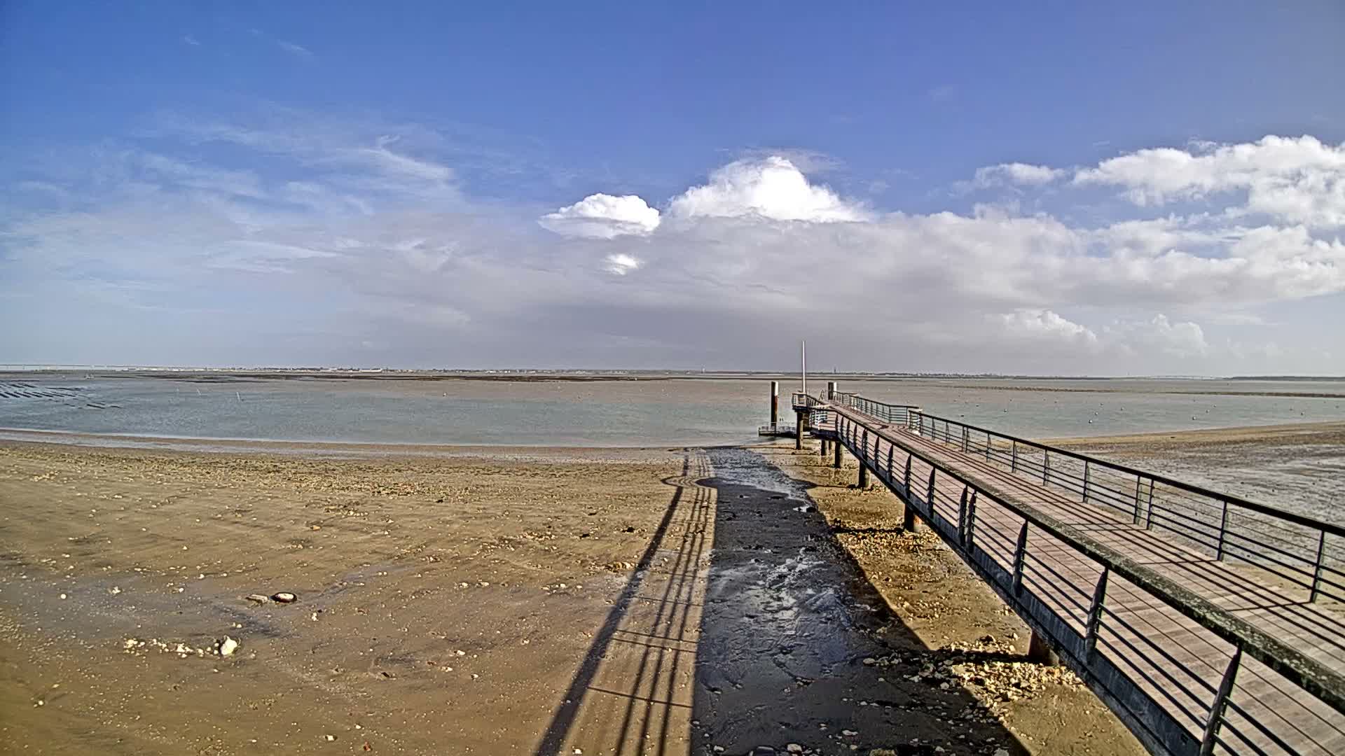Saint-Trojan CNCO Marine Live Cam - 	Saint-Trojan-les-Bains, Blaye, Gironde, 	Nouvelle-Aquitaine, France