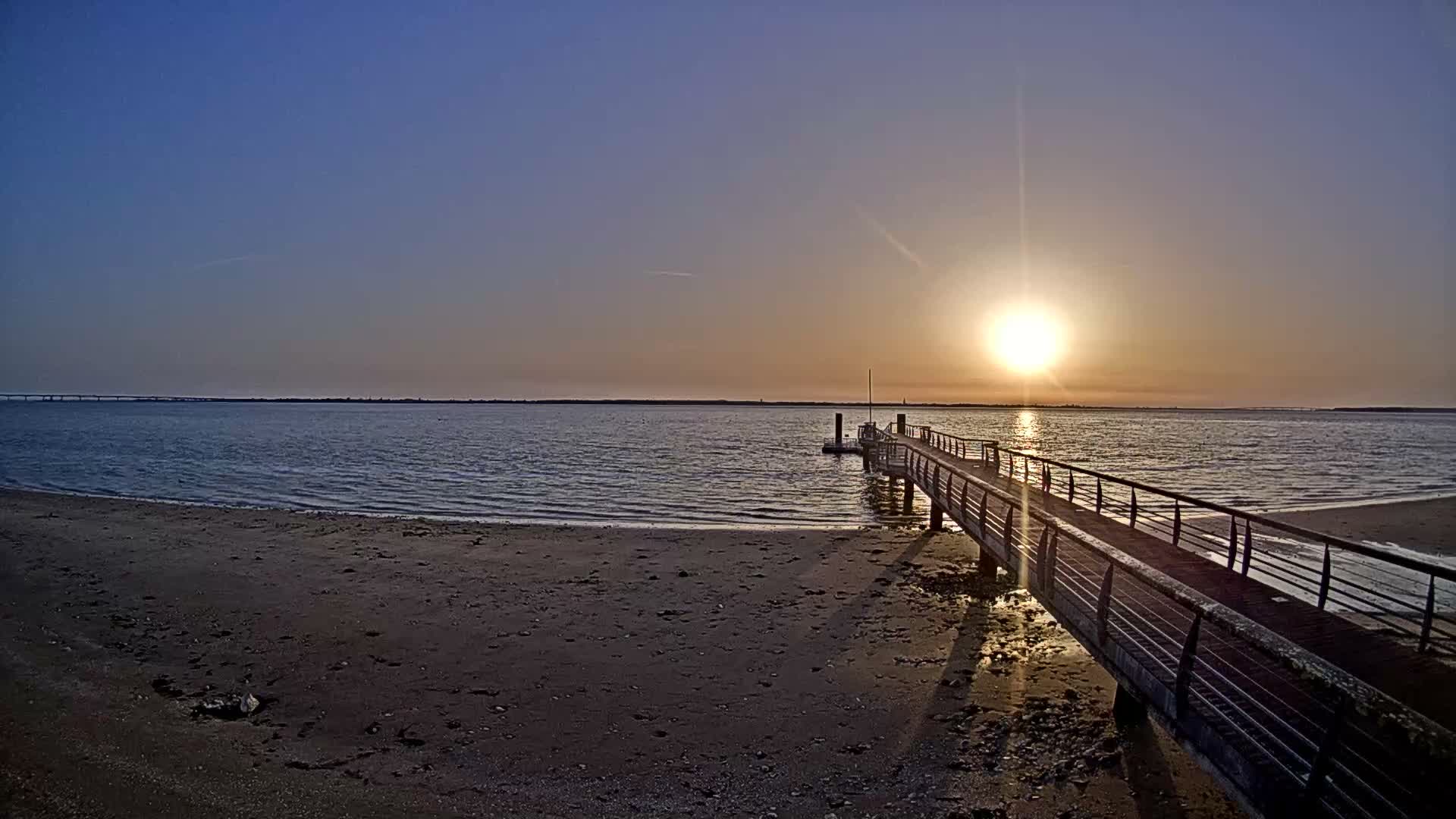 Saint-Trojan CNCO Marine Live Cam - 	Saint-Trojan-les-Bains, Blaye, Gironde, 	Nouvelle-Aquitaine, France