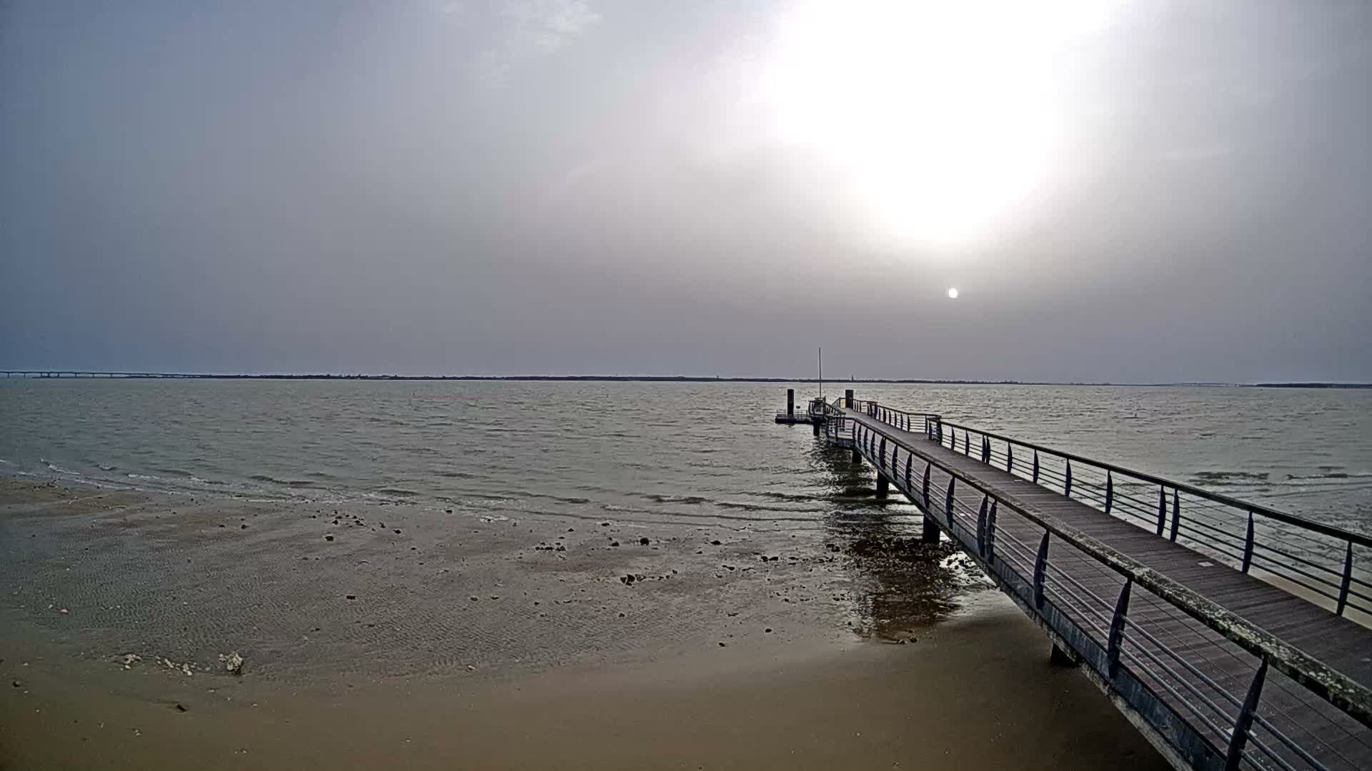 Saint-Trojan CNCO Marine Live Cam - 	Saint-Trojan-les-Bains, Blaye, Gironde, 	Nouvelle-Aquitaine, France