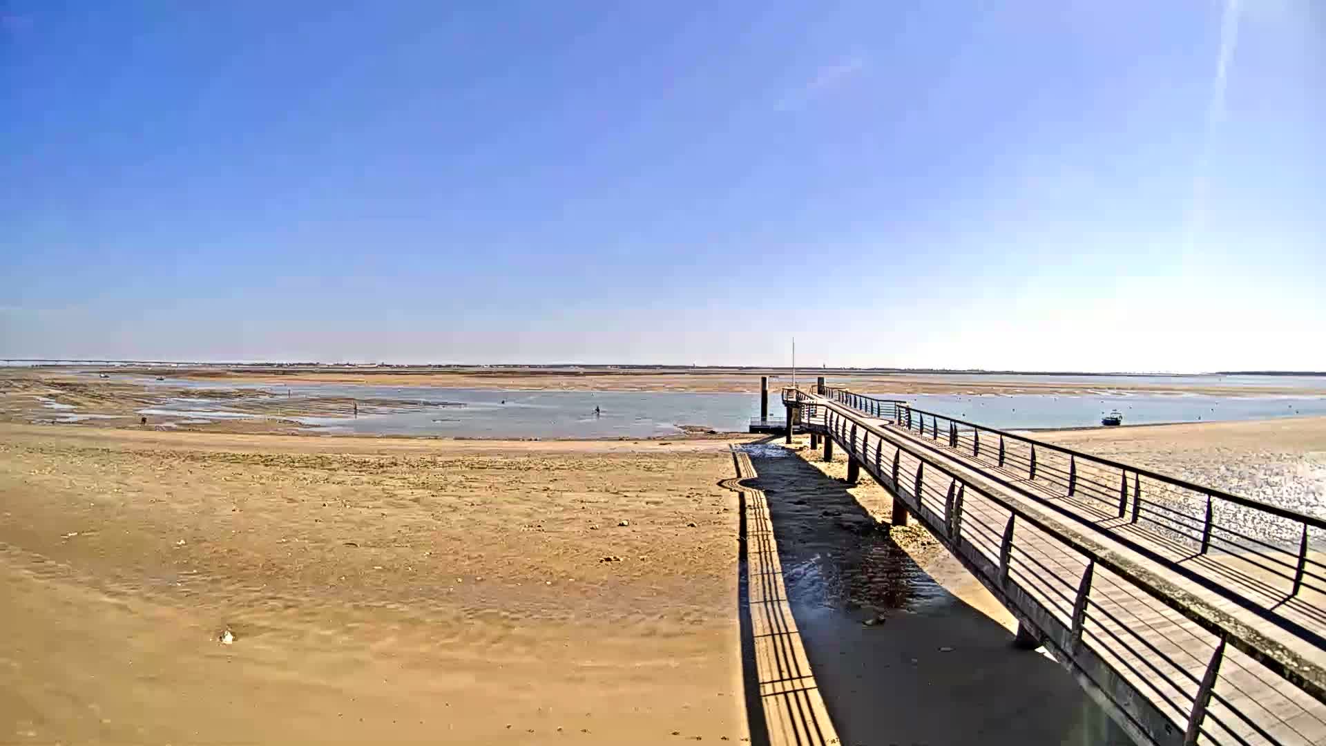 Saint-Trojan CNCO Marine Live Cam - 	Saint-Trojan-les-Bains, Blaye, Gironde, 	Nouvelle-Aquitaine, France