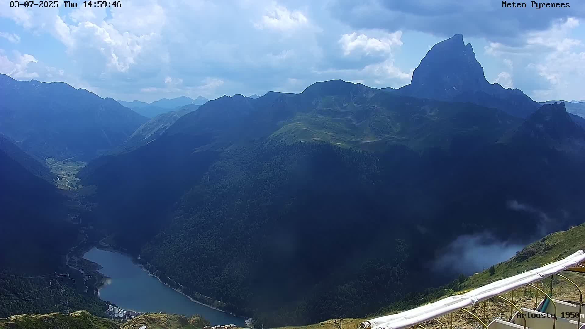 Laruns, Artouste Mount Live Cam - Oloron-Sainte-Marie, Pyrenees-Atlantiques, Nouvelle-Aquitaine, France