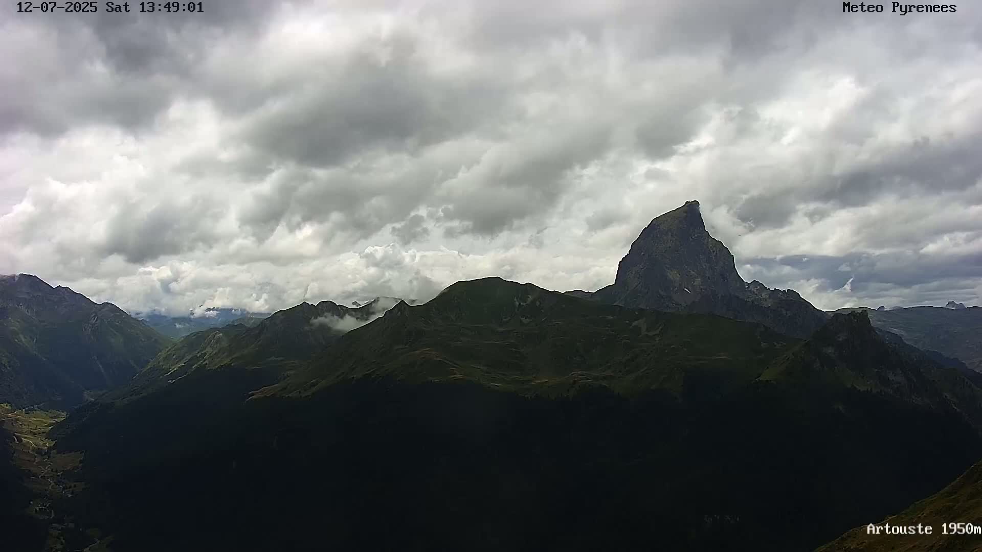 Laruns, Artouste Mount Live Cam - Oloron-Sainte-Marie, Pyrenees-Atlantiques, Nouvelle-Aquitaine, France
