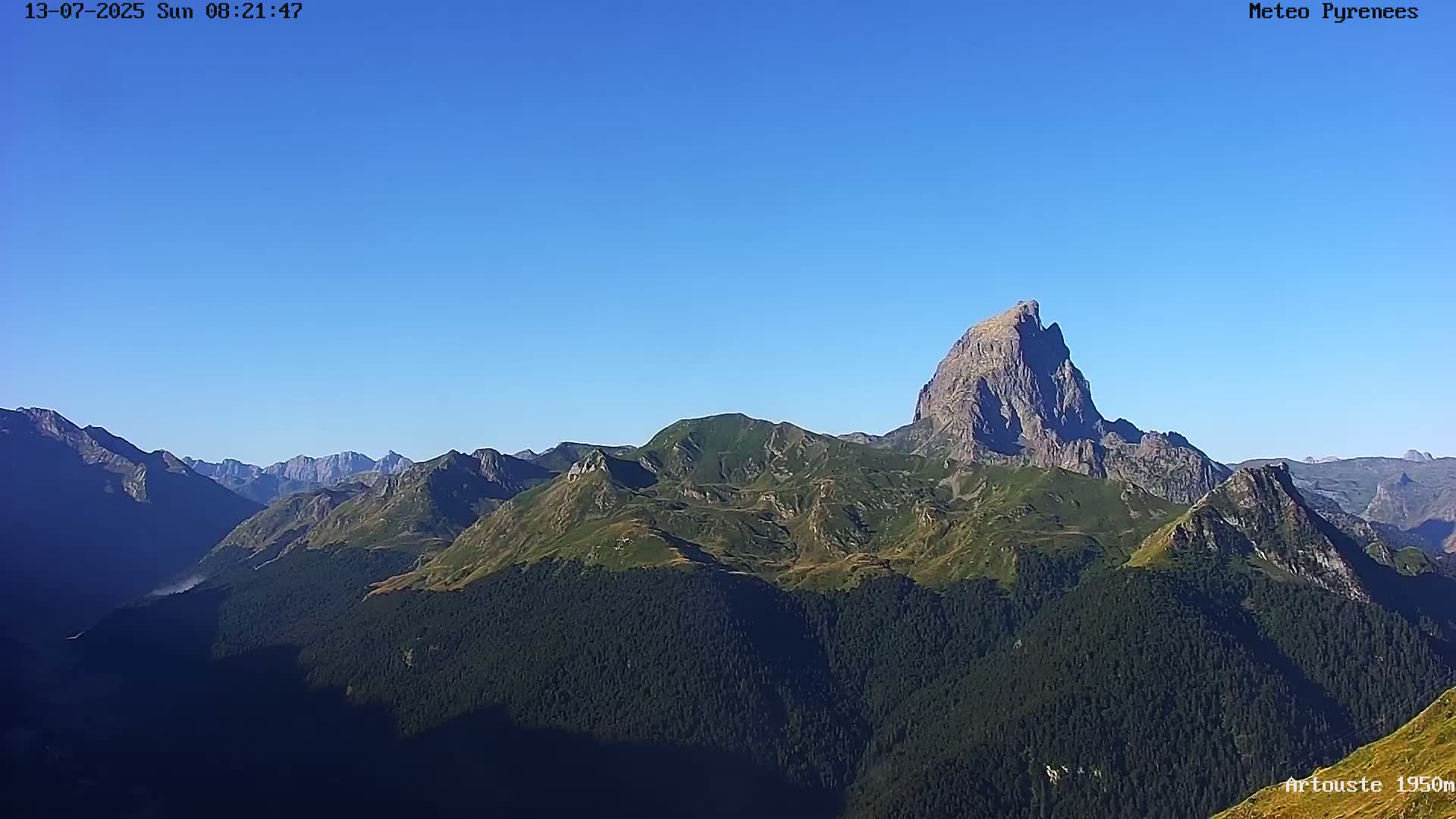 Laruns, Artouste Mount Live Cam - Oloron-Sainte-Marie, Pyrenees-Atlantiques, Nouvelle-Aquitaine, France
