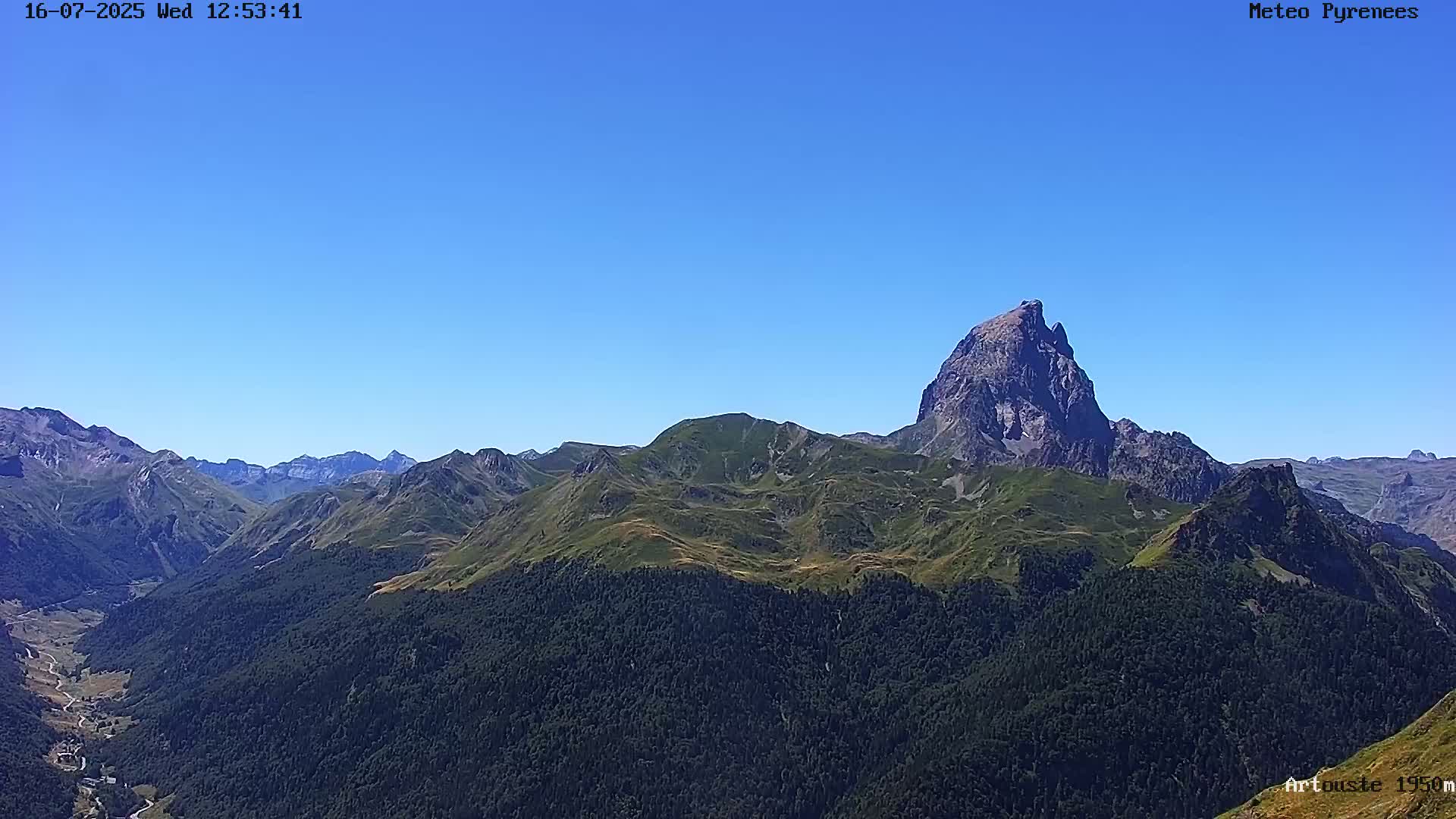 Laruns, Artouste Mount Live Cam - Oloron-Sainte-Marie, Pyrenees-Atlantiques, Nouvelle-Aquitaine, France