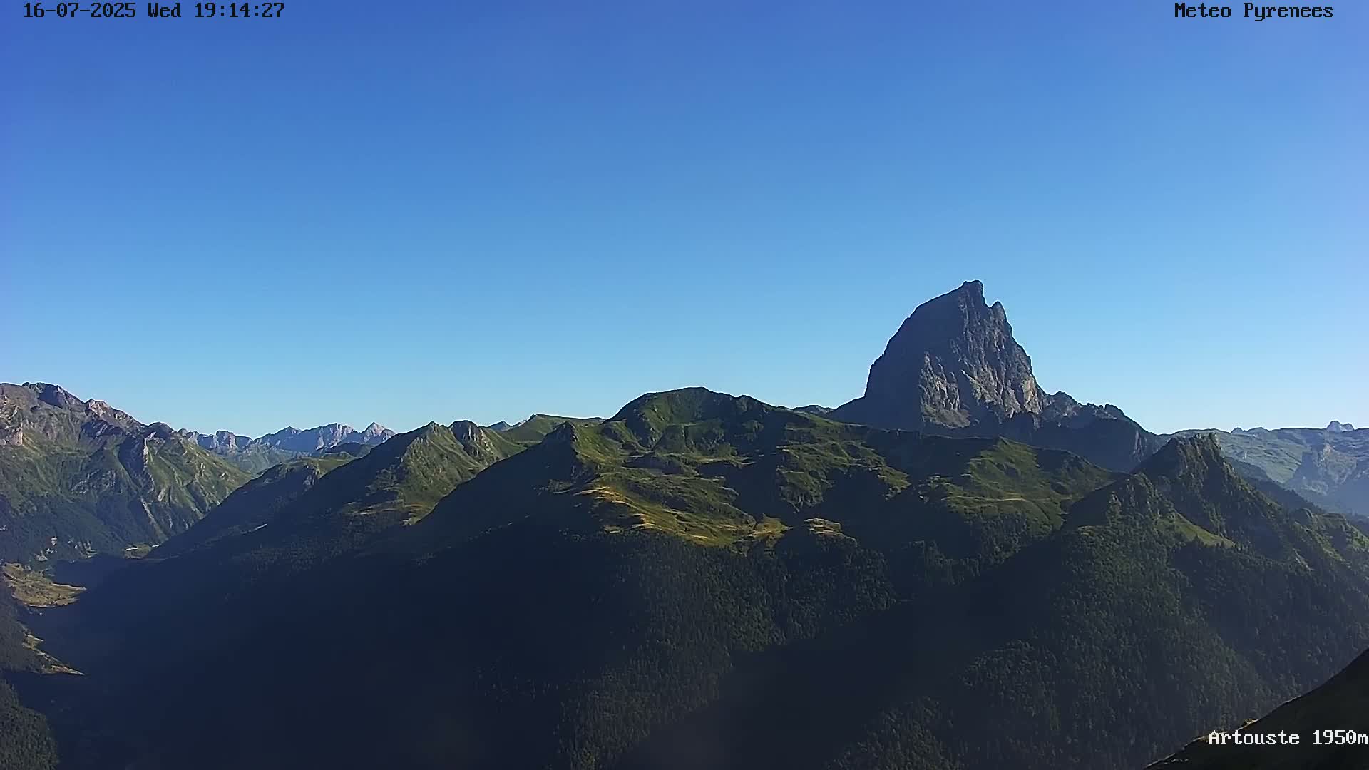 Laruns, Artouste Mount Live Cam - Oloron-Sainte-Marie, Pyrenees-Atlantiques, Nouvelle-Aquitaine, France