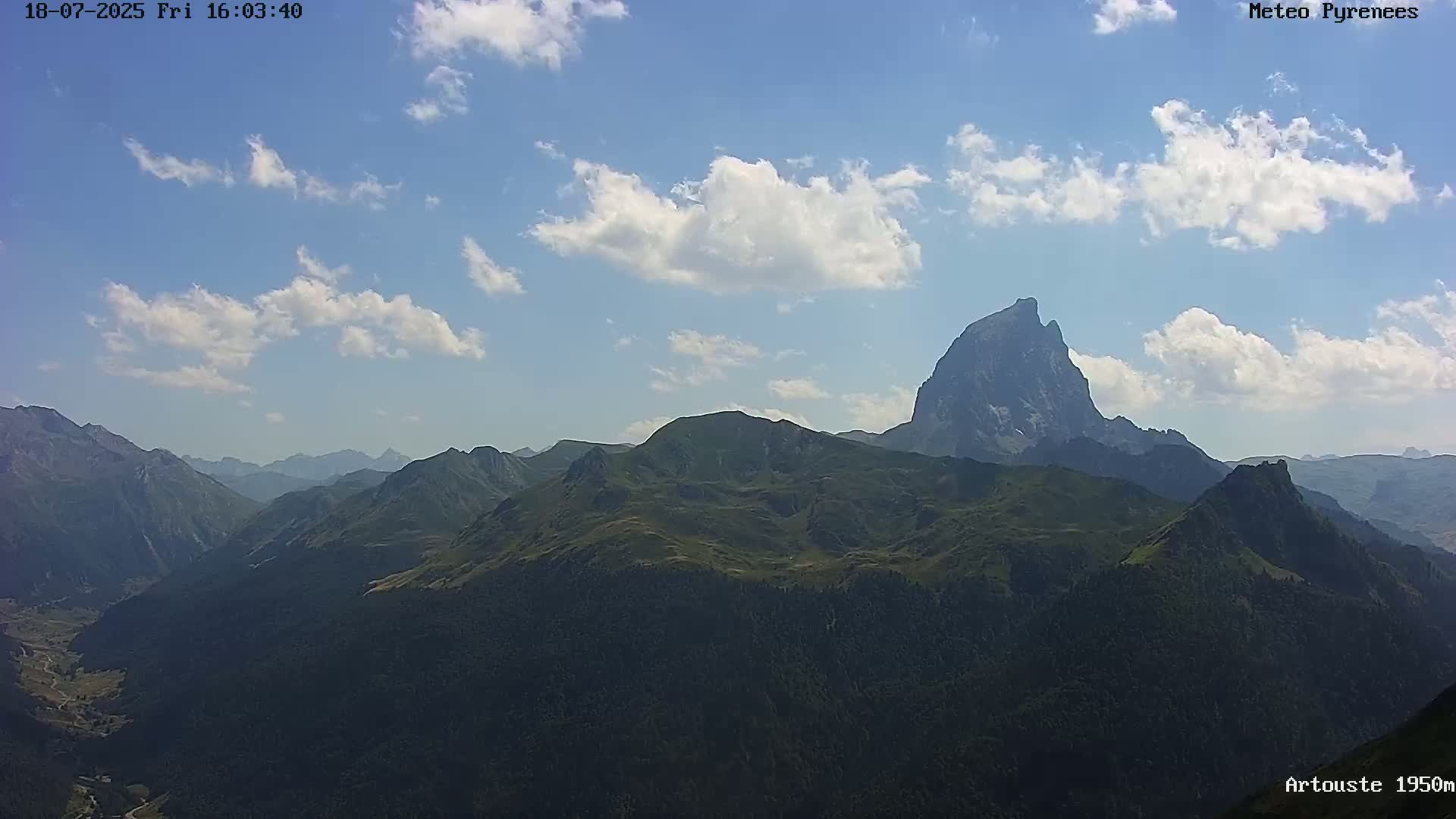 Laruns, Artouste Mount Live Cam - Oloron-Sainte-Marie, Pyrenees-Atlantiques, Nouvelle-Aquitaine, France