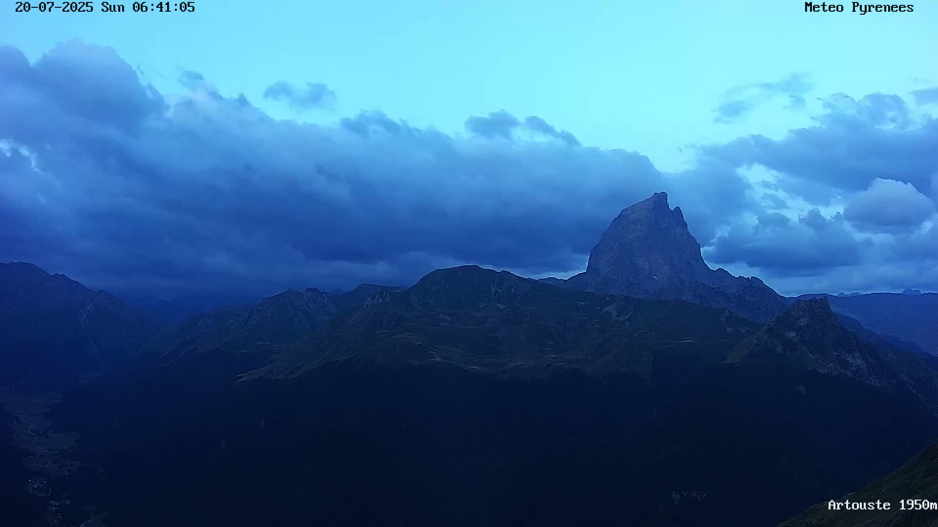 Laruns, Artouste Mount Live Cam - Oloron-Sainte-Marie, Pyrenees-Atlantiques, Nouvelle-Aquitaine, France
