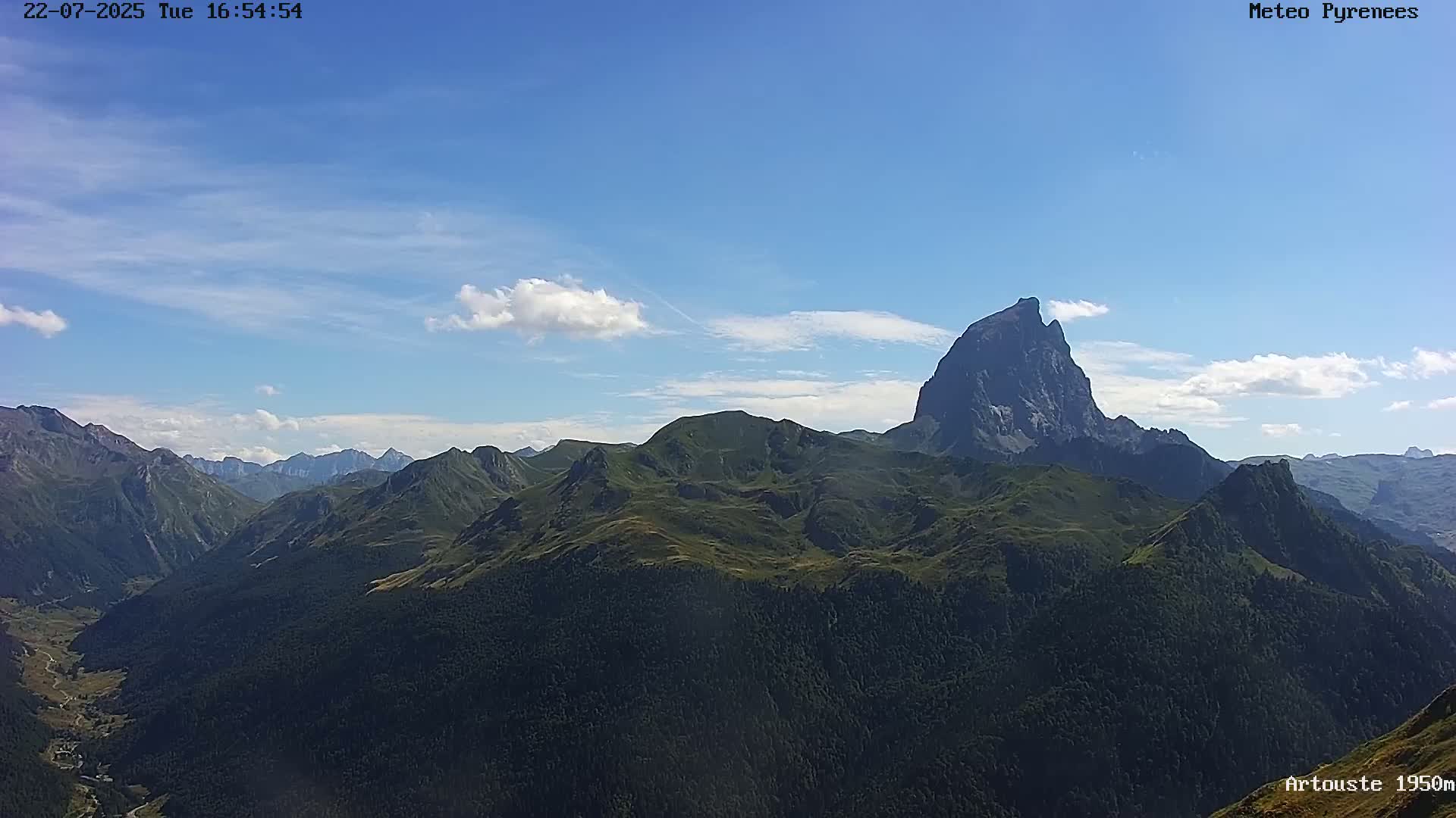 Laruns, Artouste Mount Live Cam - Oloron-Sainte-Marie, Pyrenees-Atlantiques, Nouvelle-Aquitaine, France