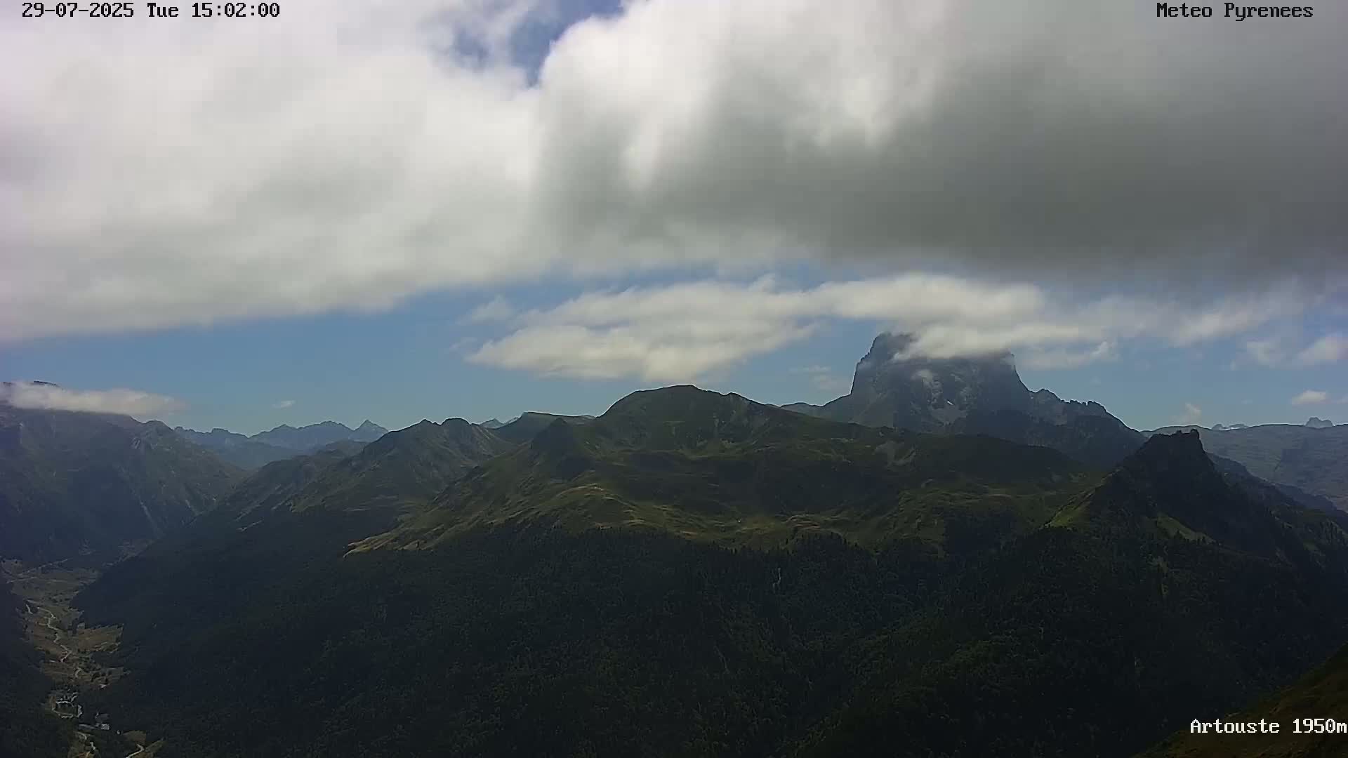 Laruns, Artouste Mount Live Cam - Oloron-Sainte-Marie, Pyrenees-Atlantiques, Nouvelle-Aquitaine, France