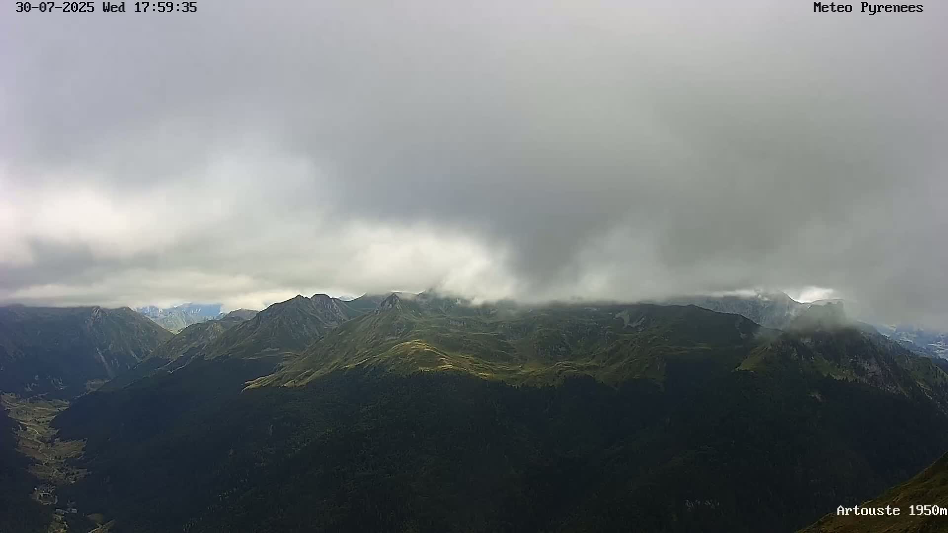 Laruns, Artouste Mount Live Cam - Oloron-Sainte-Marie, Pyrenees-Atlantiques, Nouvelle-Aquitaine, France
