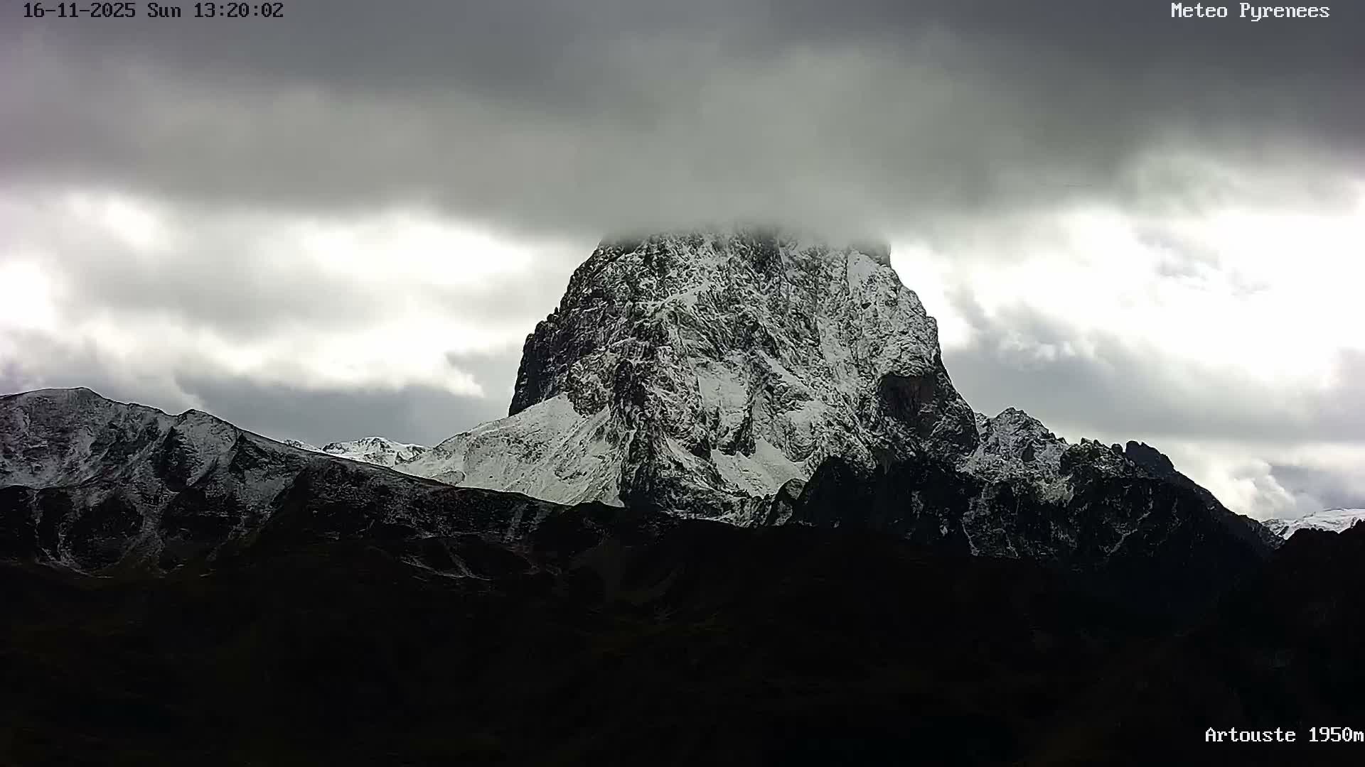 Laruns, Artouste Mount Live Cam - Oloron-Sainte-Marie, Pyrenees-Atlantiques, Nouvelle-Aquitaine, France