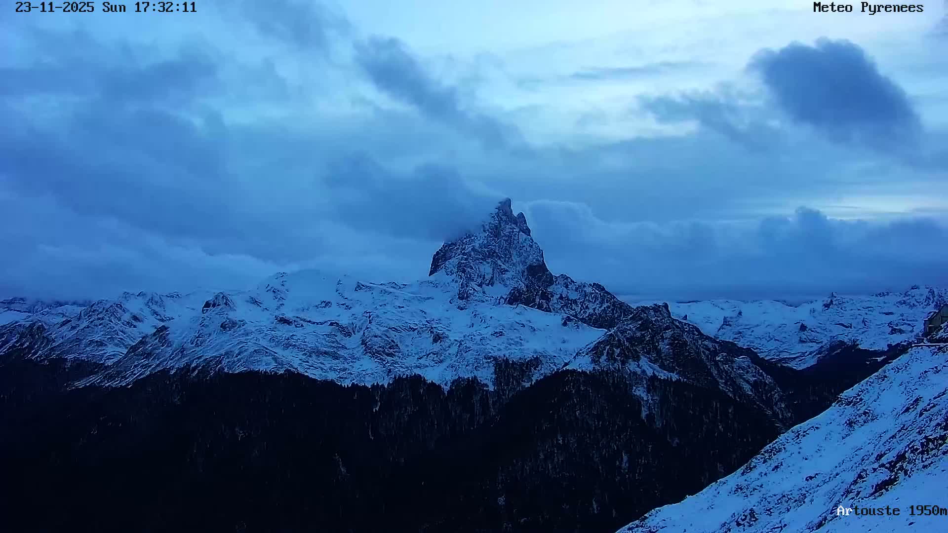 Laruns, Artouste Mount Live Cam - Oloron-Sainte-Marie, Pyrenees-Atlantiques, Nouvelle-Aquitaine, France