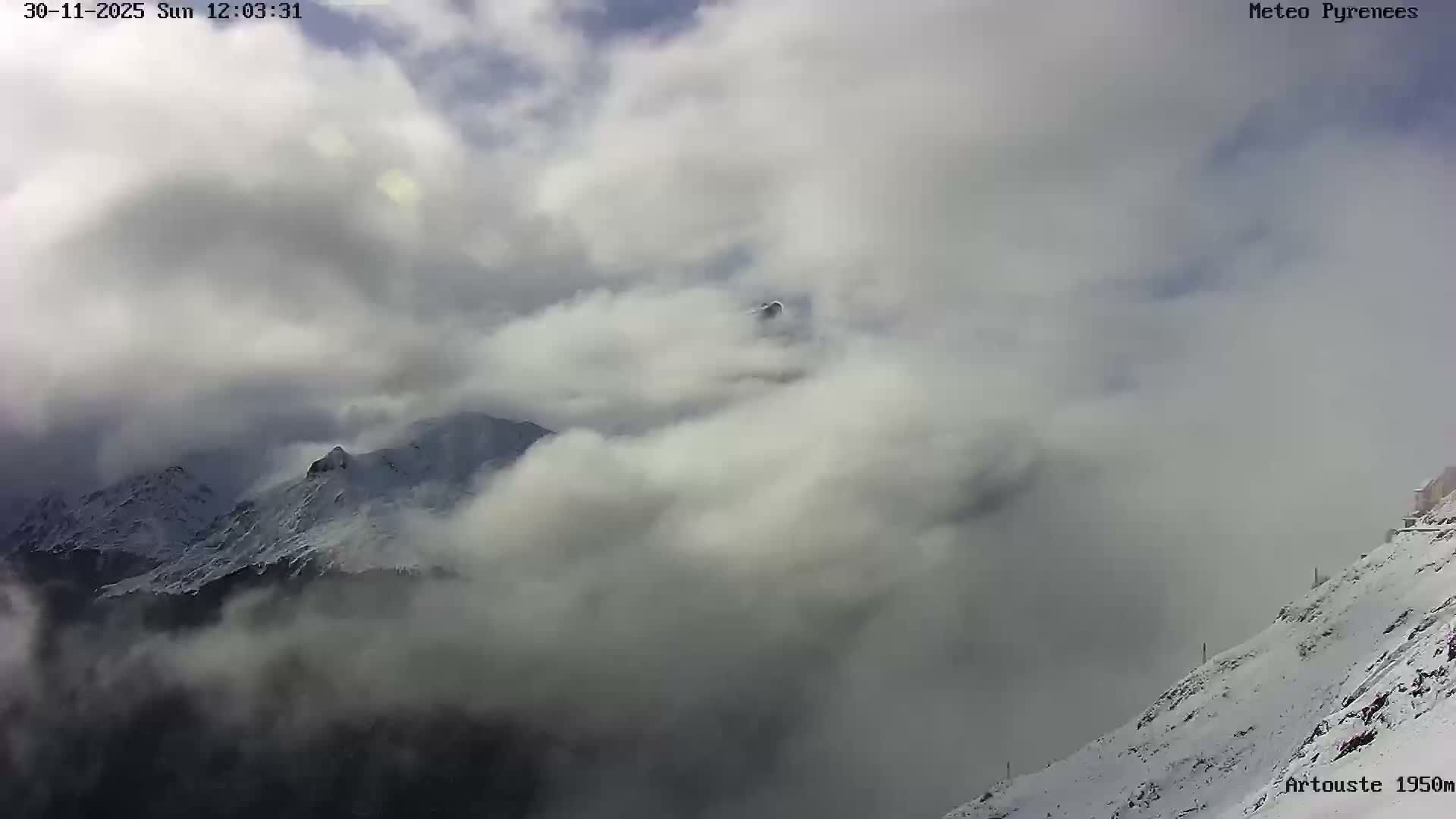 Laruns, Artouste Mount Live Cam - Oloron-Sainte-Marie, Pyrenees-Atlantiques, Nouvelle-Aquitaine, France