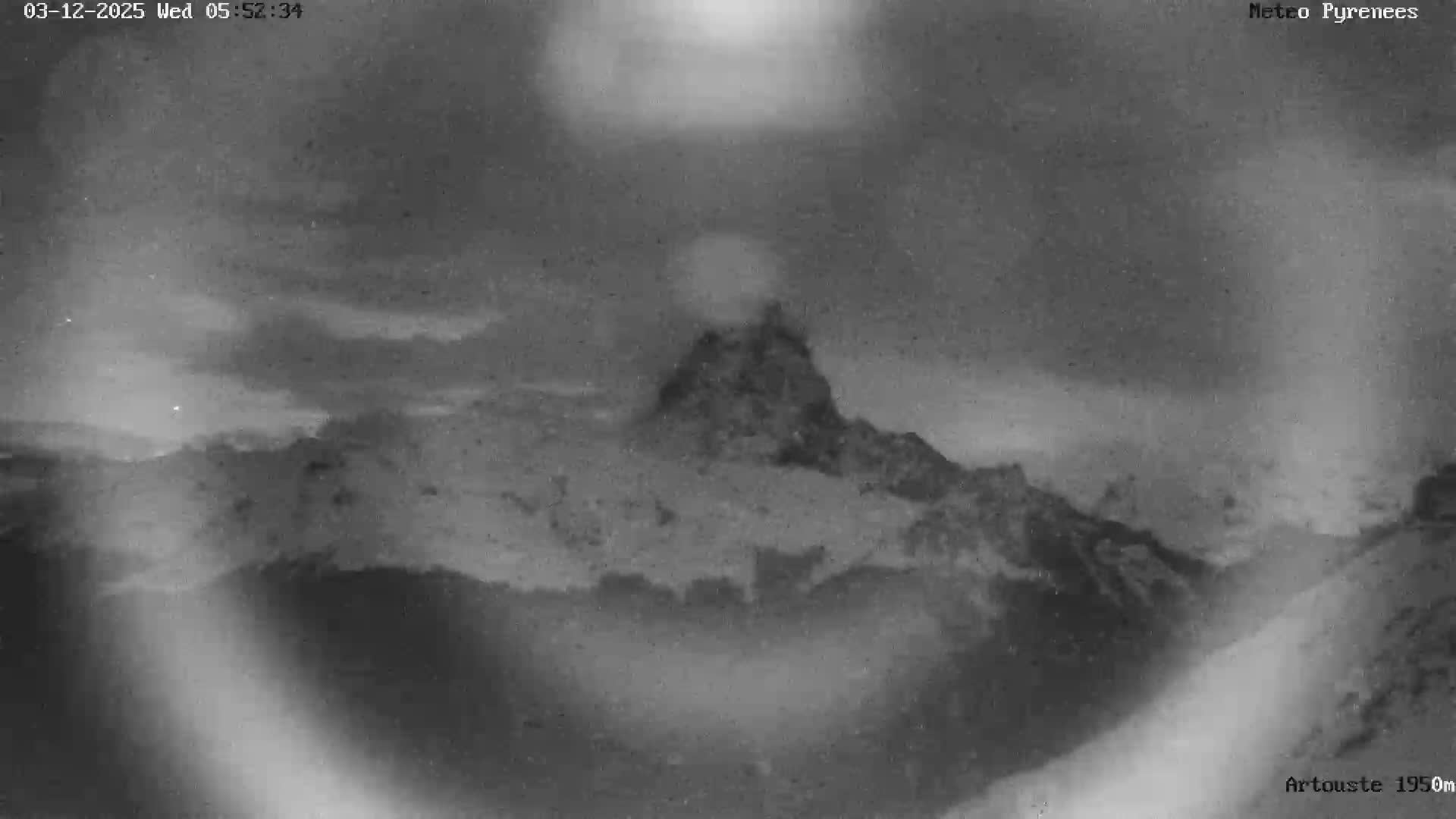 Laruns, Artouste Mount Live Cam - Oloron-Sainte-Marie, Pyrenees-Atlantiques, Nouvelle-Aquitaine, France