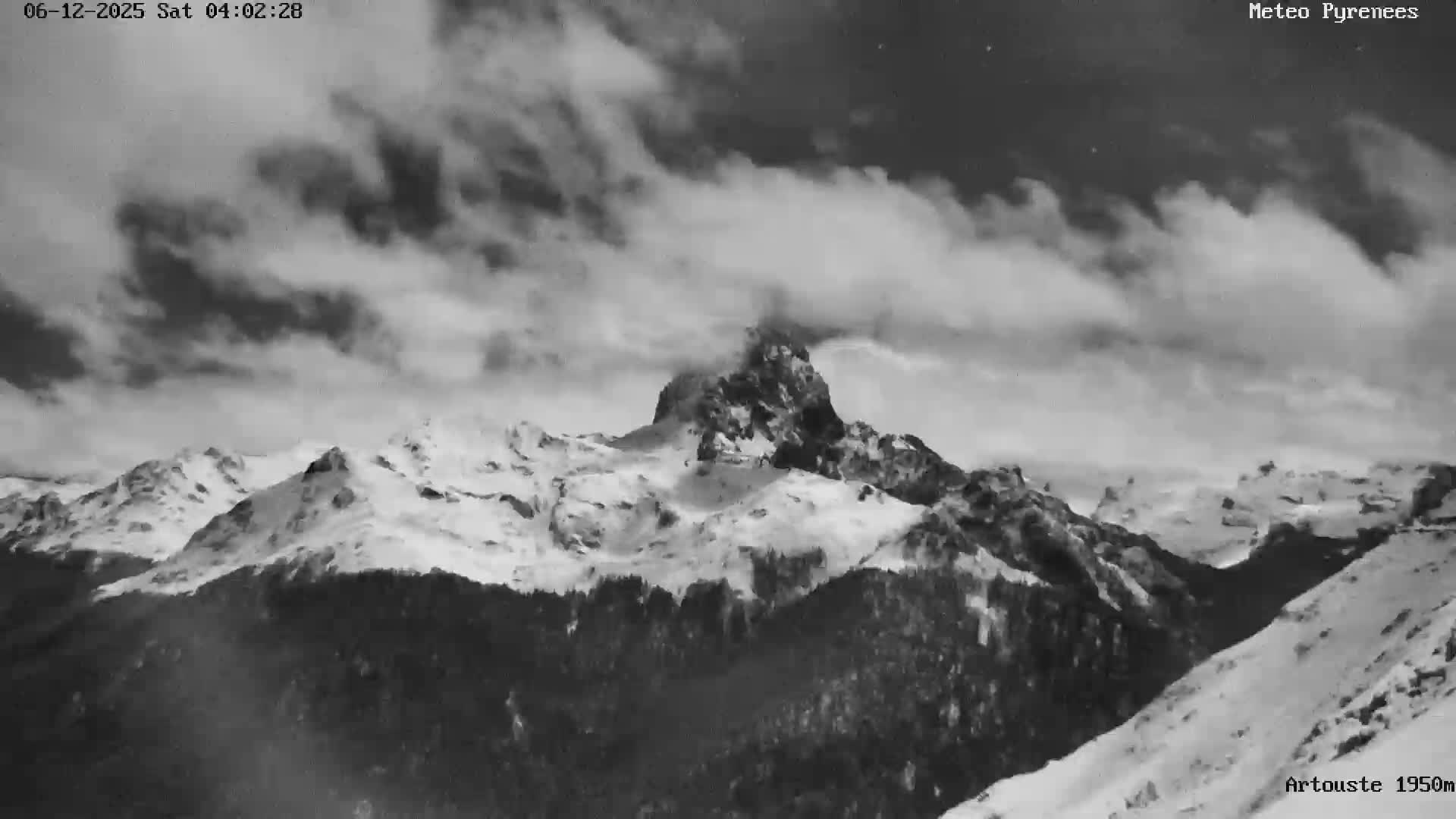 Laruns, Artouste Mount Live Cam - Oloron-Sainte-Marie, Pyrenees-Atlantiques, Nouvelle-Aquitaine, France