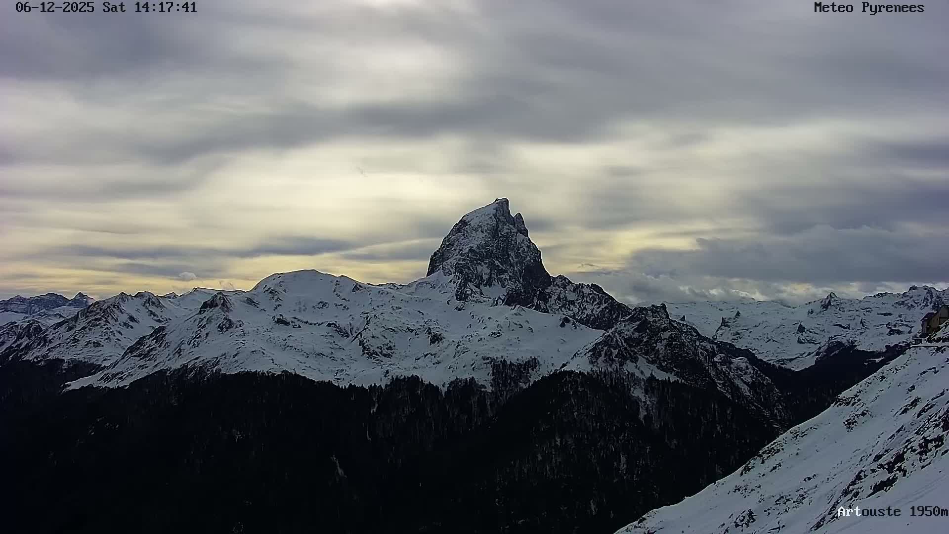 Laruns, Artouste Mount Live Cam - Oloron-Sainte-Marie, Pyrenees-Atlantiques, Nouvelle-Aquitaine, France