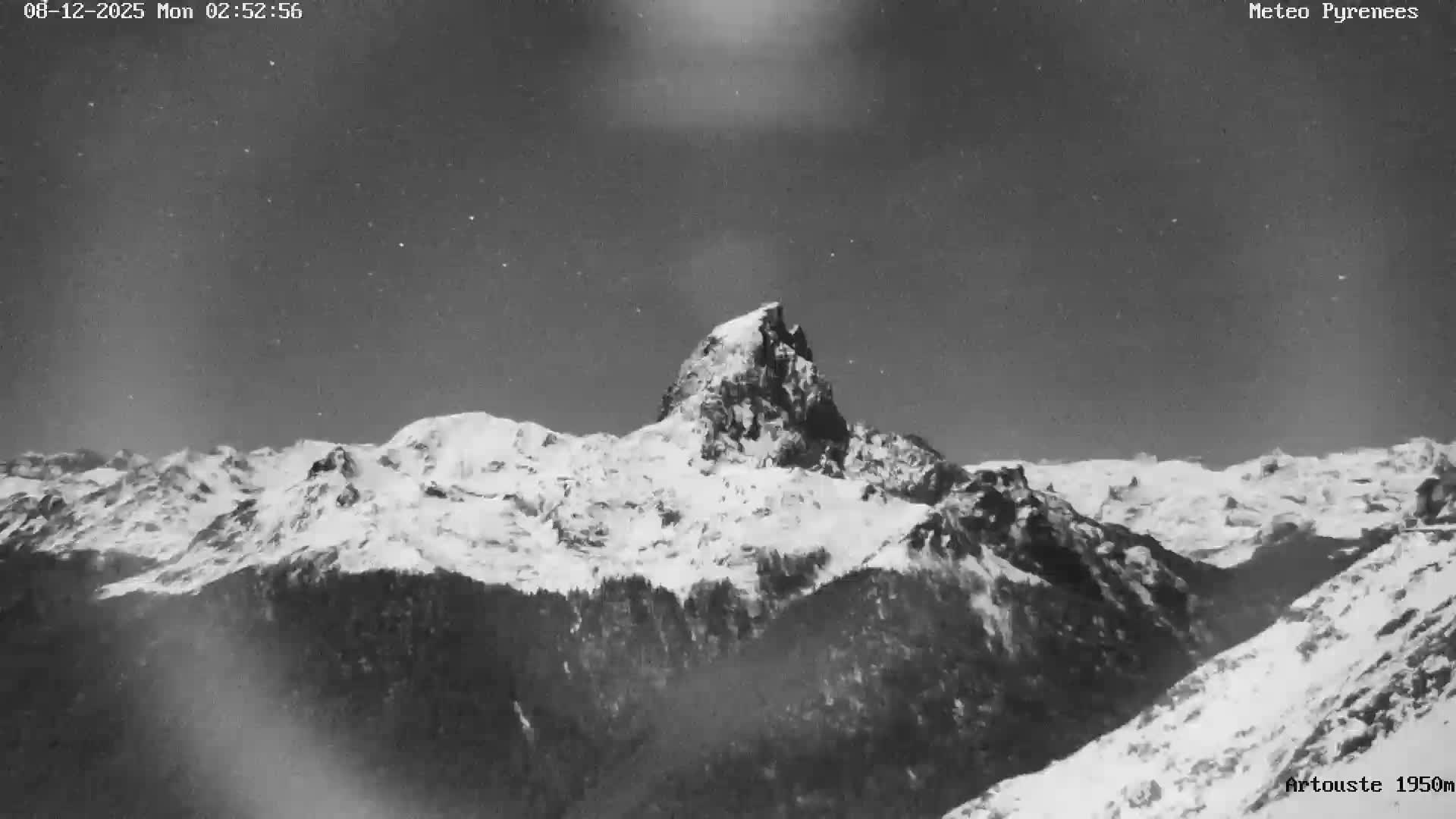 Laruns, Artouste Mount Live Cam - Oloron-Sainte-Marie, Pyrenees-Atlantiques, Nouvelle-Aquitaine, France