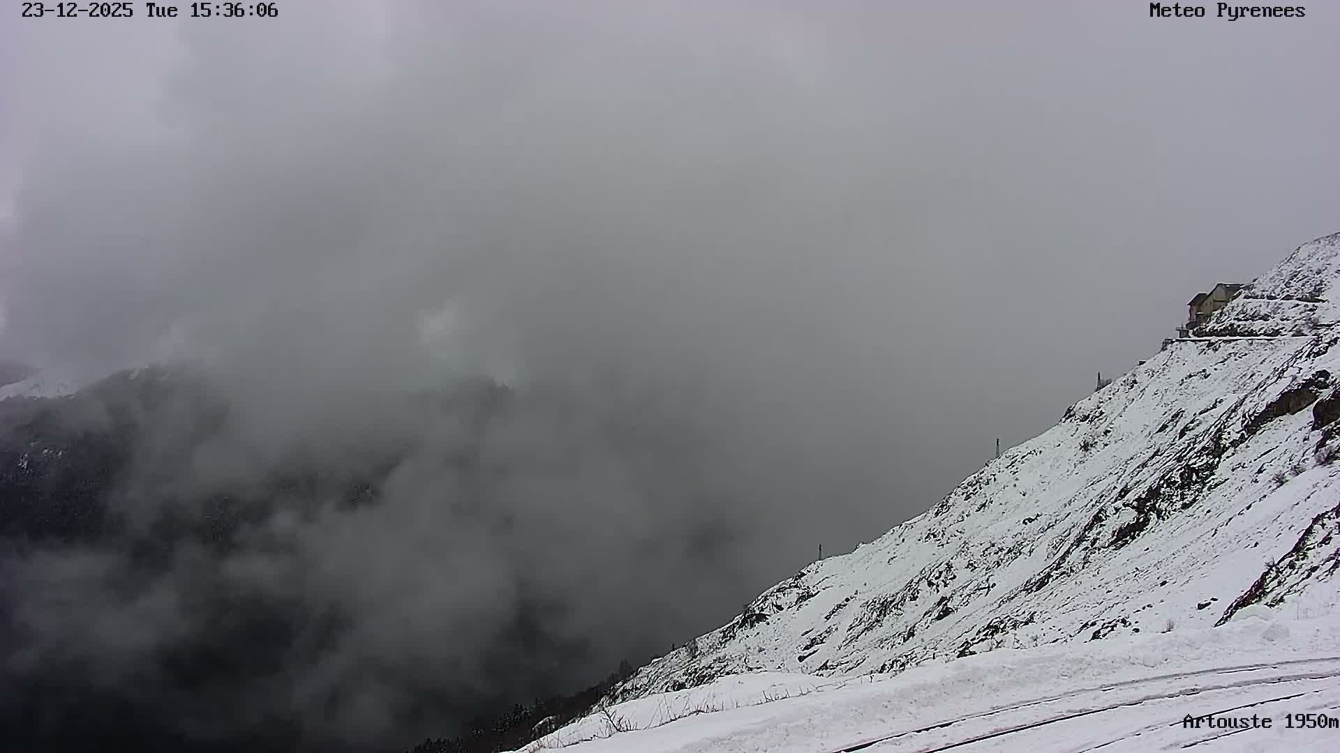 Laruns, Artouste Mount Live Cam - Oloron-Sainte-Marie, Pyrenees-Atlantiques, Nouvelle-Aquitaine, France